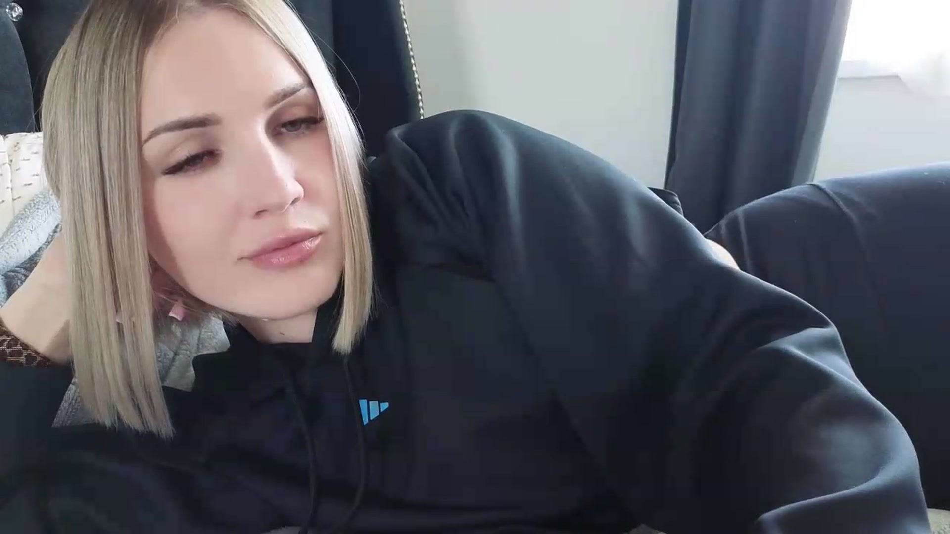 Gallery image thumbnail from Nicole_1286's myfreecams stream on, 05/25/2026, 17:40 image 9 of 20