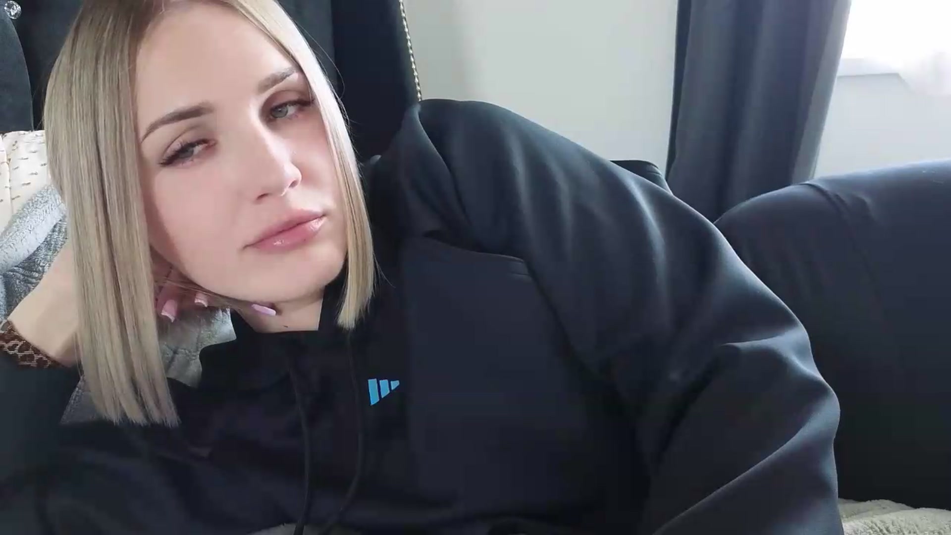 Gallery image thumbnail from Nicole_1286's myfreecams stream on, 05/25/2026, 17:40 image 7 of 20