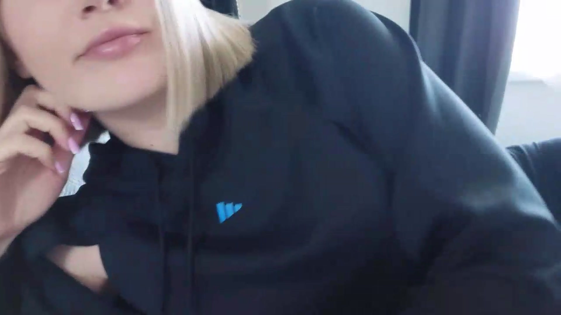 Gallery image thumbnail from Nicole_1286's myfreecams stream on, 05/25/2026, 17:40 image 4 of 20