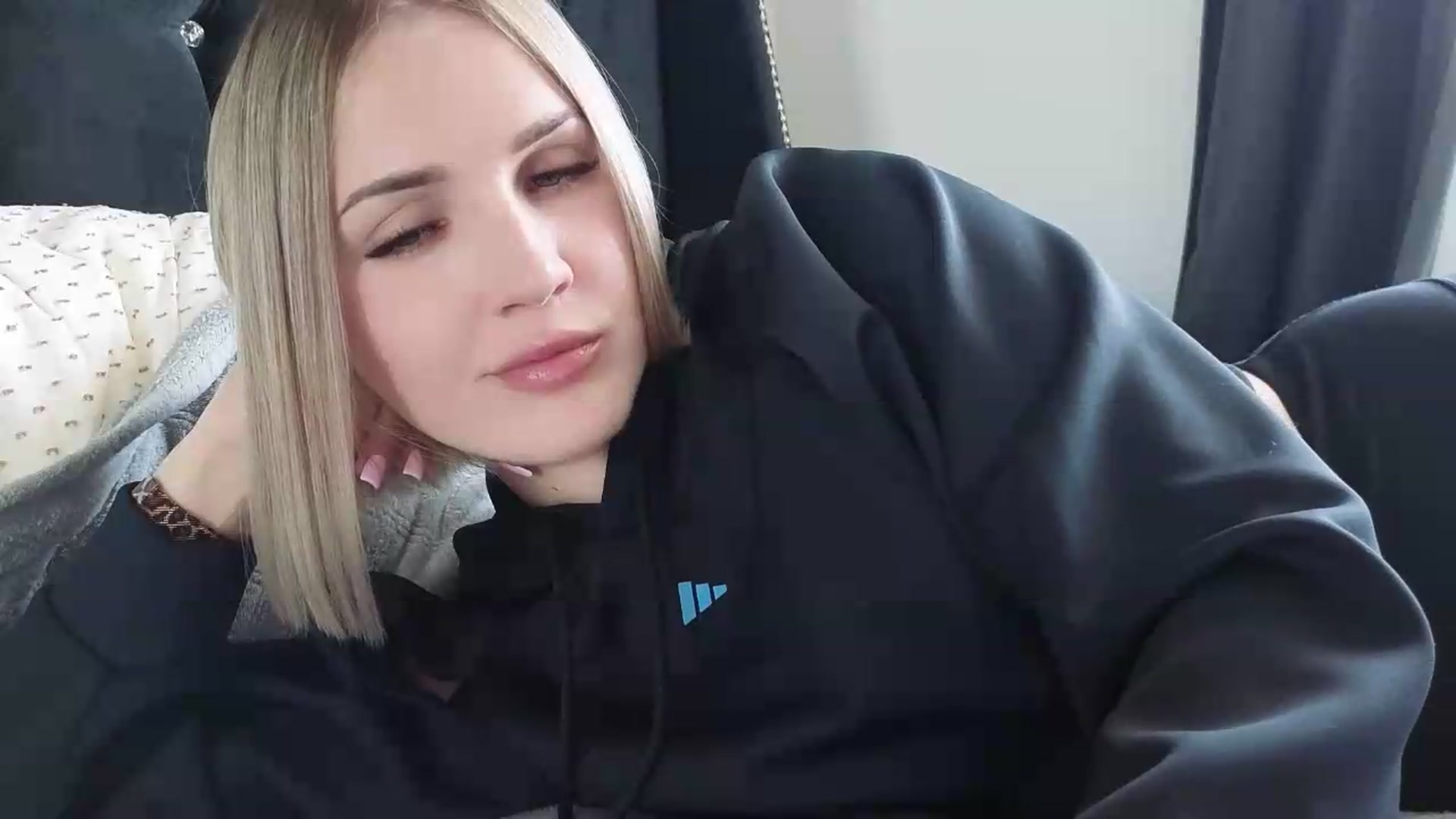 Gallery image thumbnail from Nicole_1286's myfreecams stream on, 05/25/2026, 17:40 image 5 of 20