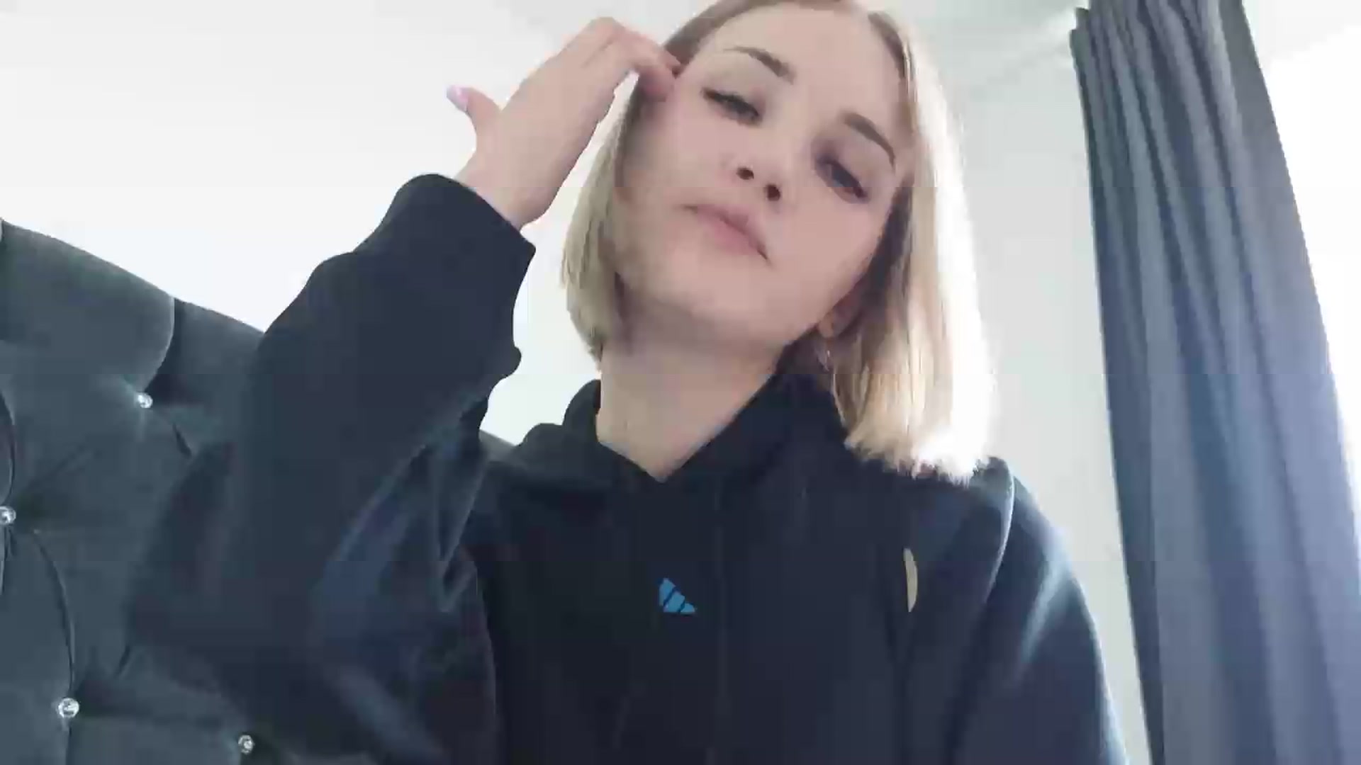 Gallery image thumbnail from Nicole_1286's myfreecams stream on, 05/25/2026, 17:40 image 13 of 20