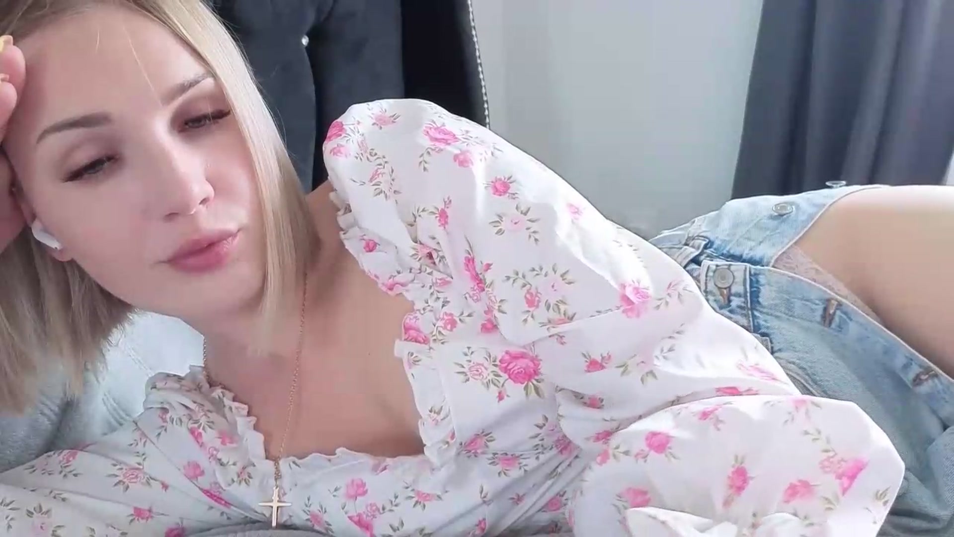 Gallery image thumbnail from Nicole_1286's myfreecams stream on, 06/18/2026, 18:14 image 11 of 20