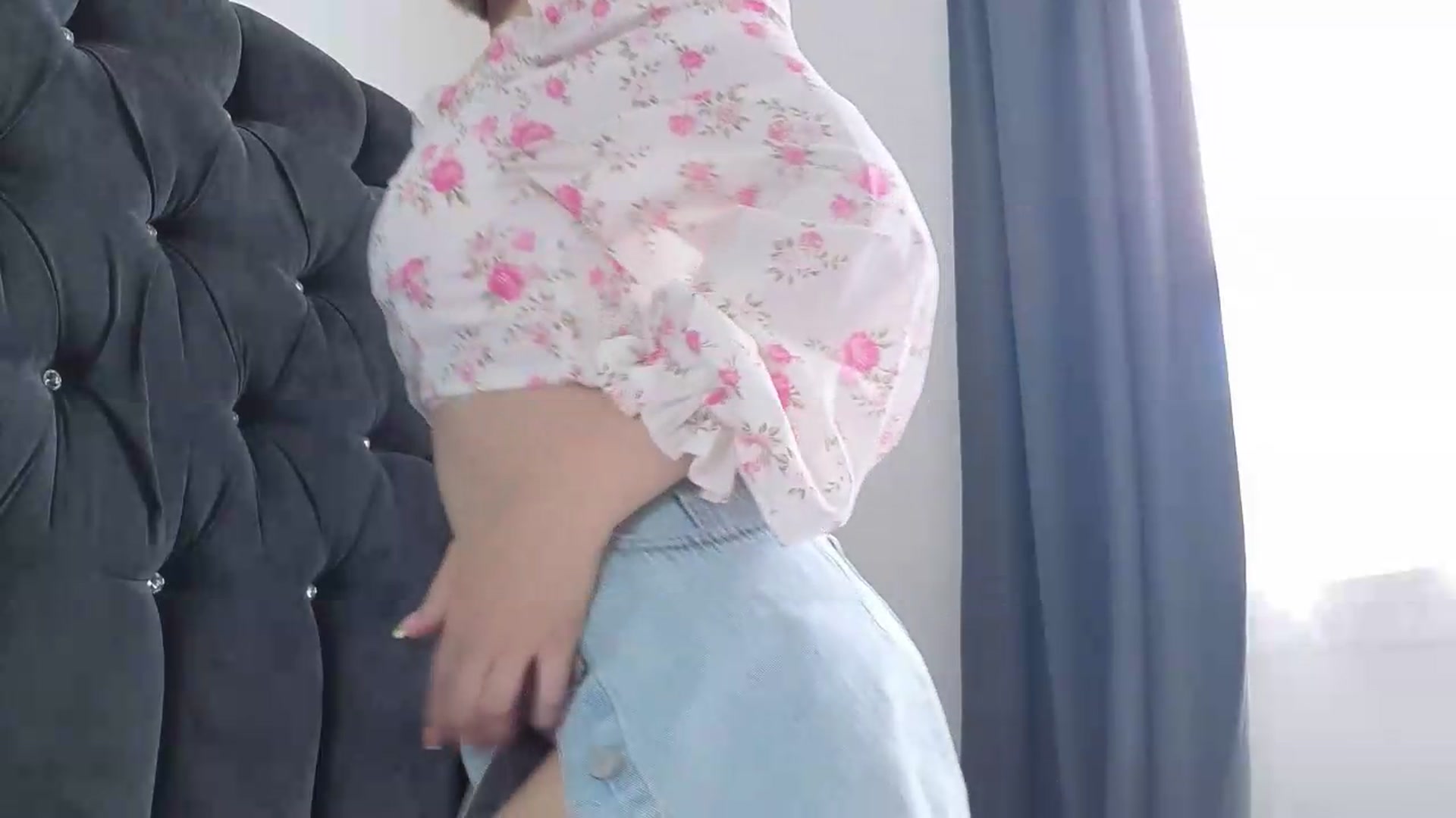 Gallery image thumbnail from Nicole_1286's myfreecams stream on, 06/18/2026, 19:20 image 15 of 20