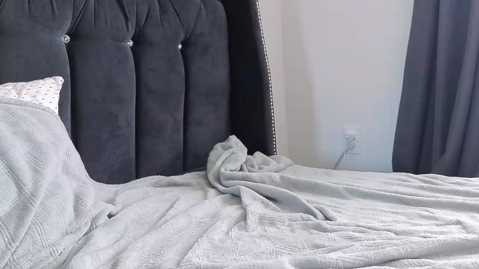 Gallery image thumbnail from Nicole_1286's myfreecams stream on, 06/18/2026, 19:20 image 19 of 20