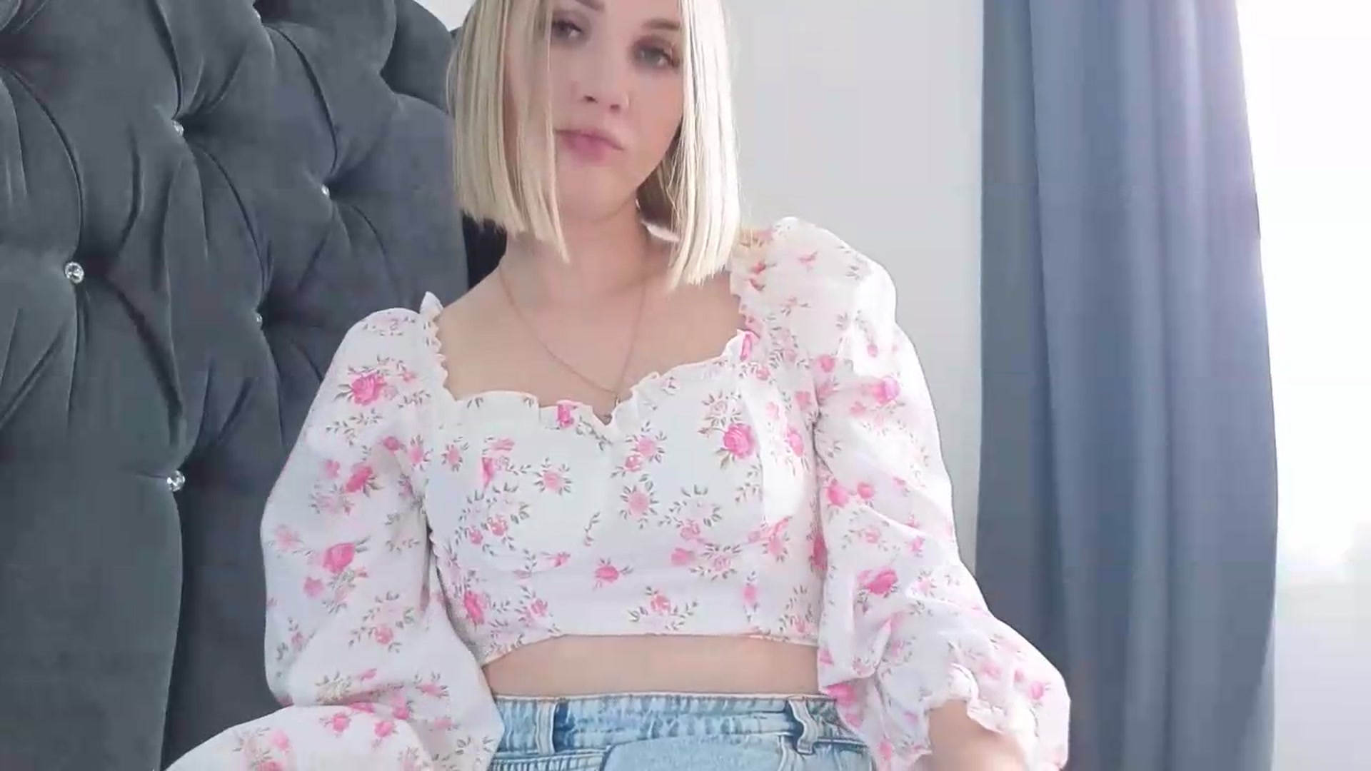 Gallery image thumbnail from Nicole_1286's myfreecams stream on, 06/18/2026, 19:20 image 5 of 20