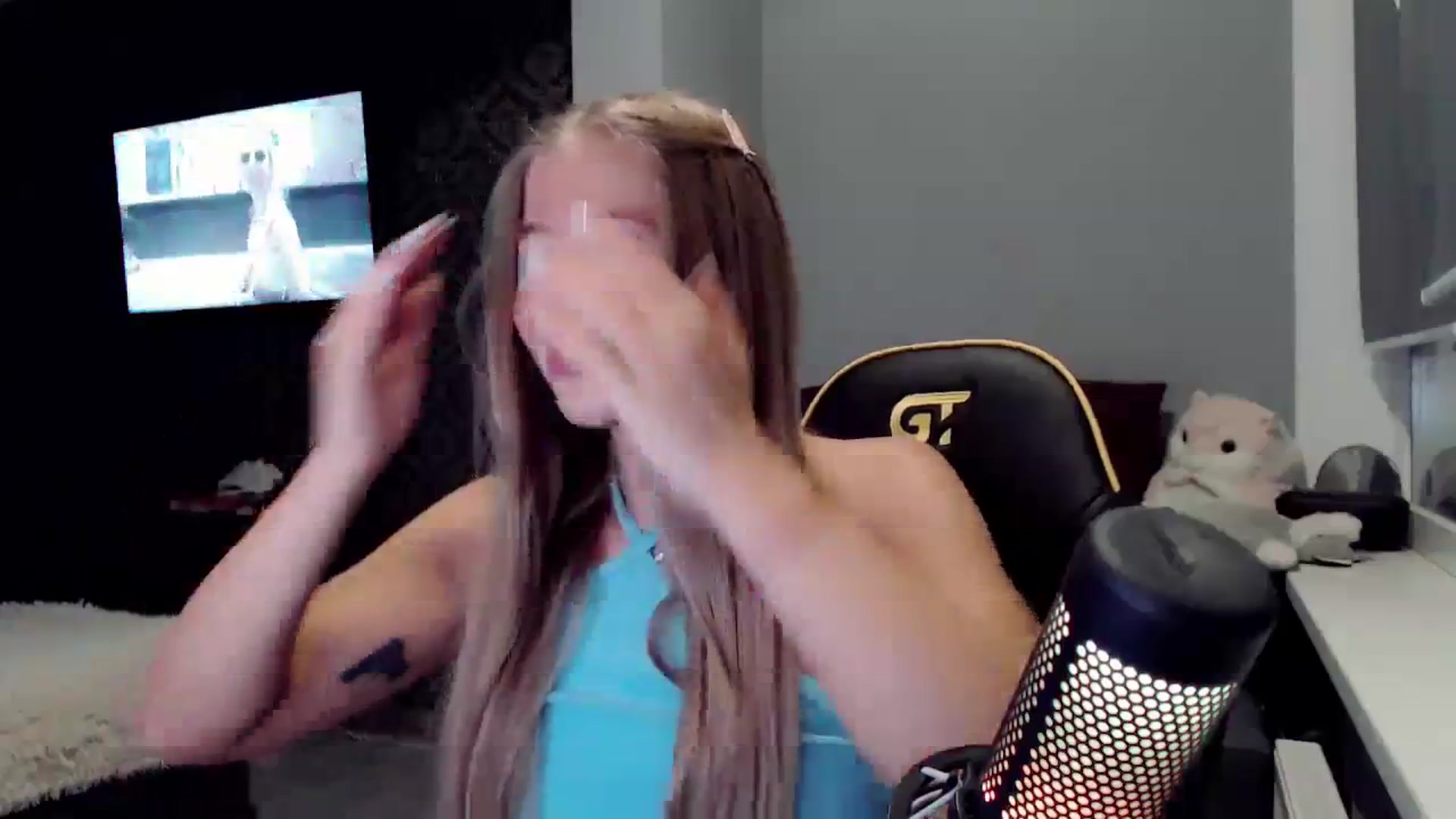 Gallery image thumbnail from Nicole_Bllare's myfreecams stream on, 09/19/2023, 19:45 image 18 of 20