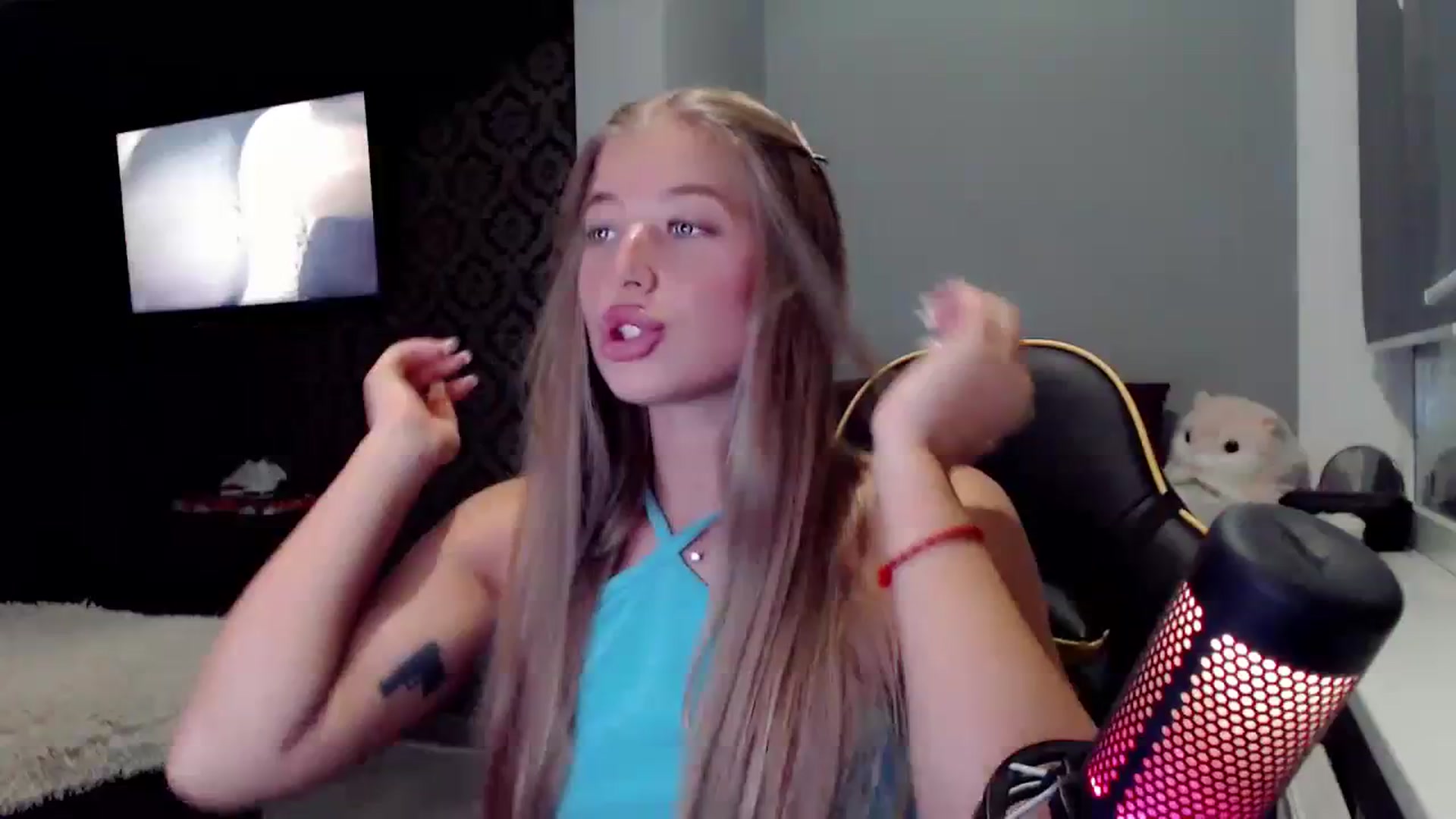 Gallery image thumbnail from Nicole_Bllare's myfreecams stream on, 09/19/2023, 19:45 image 3 of 20
