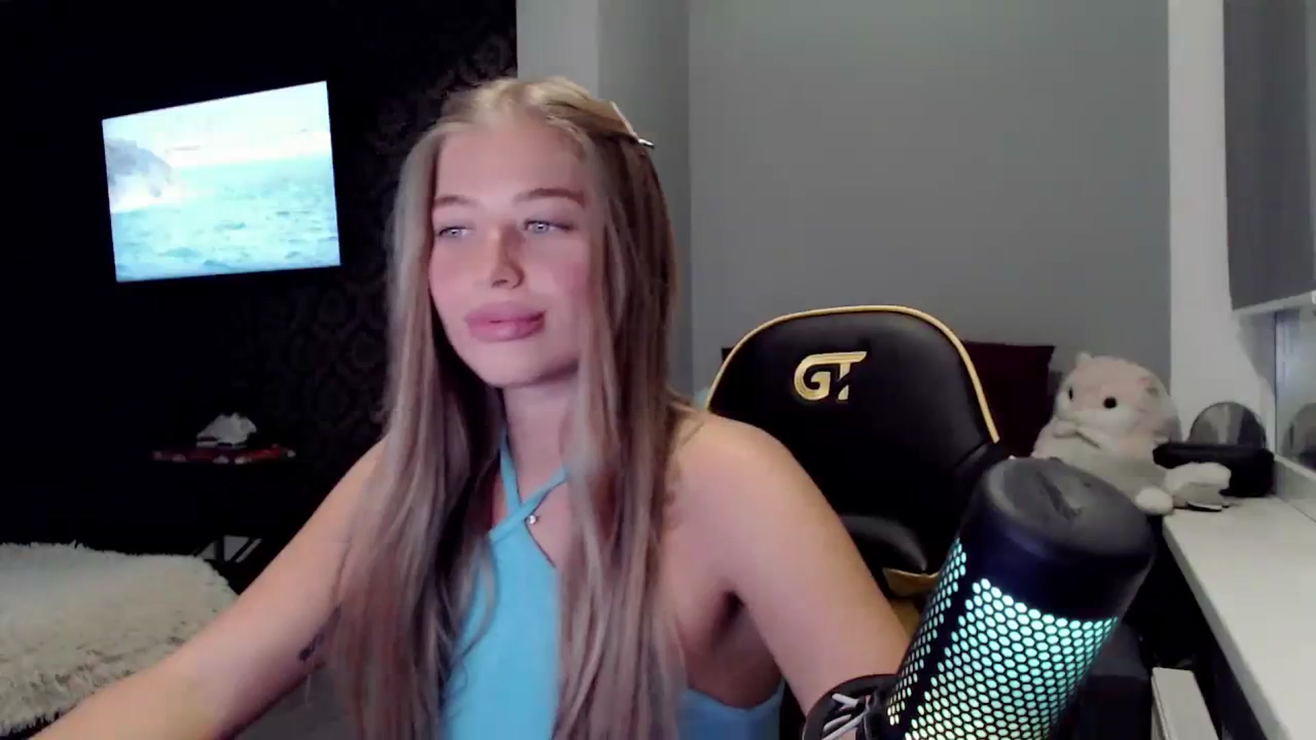 Gallery image thumbnail from Nicole_Bllare's myfreecams stream on, 09/19/2023, 19:45 image 20 of 20