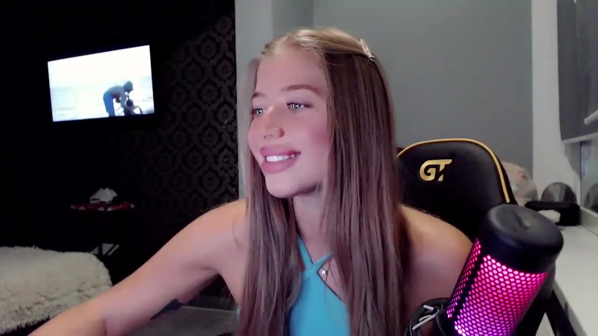 Gallery image thumbnail from Nicole_Bllare's myfreecams stream on, 09/19/2023, 19:45 image 1 of 20