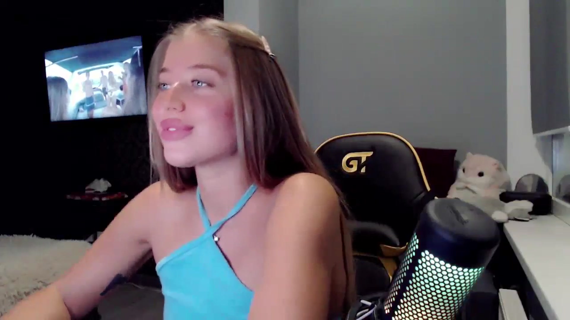 Gallery image thumbnail from Nicole_Bllare's myfreecams stream on, 09/19/2023, 19:45 image 19 of 20