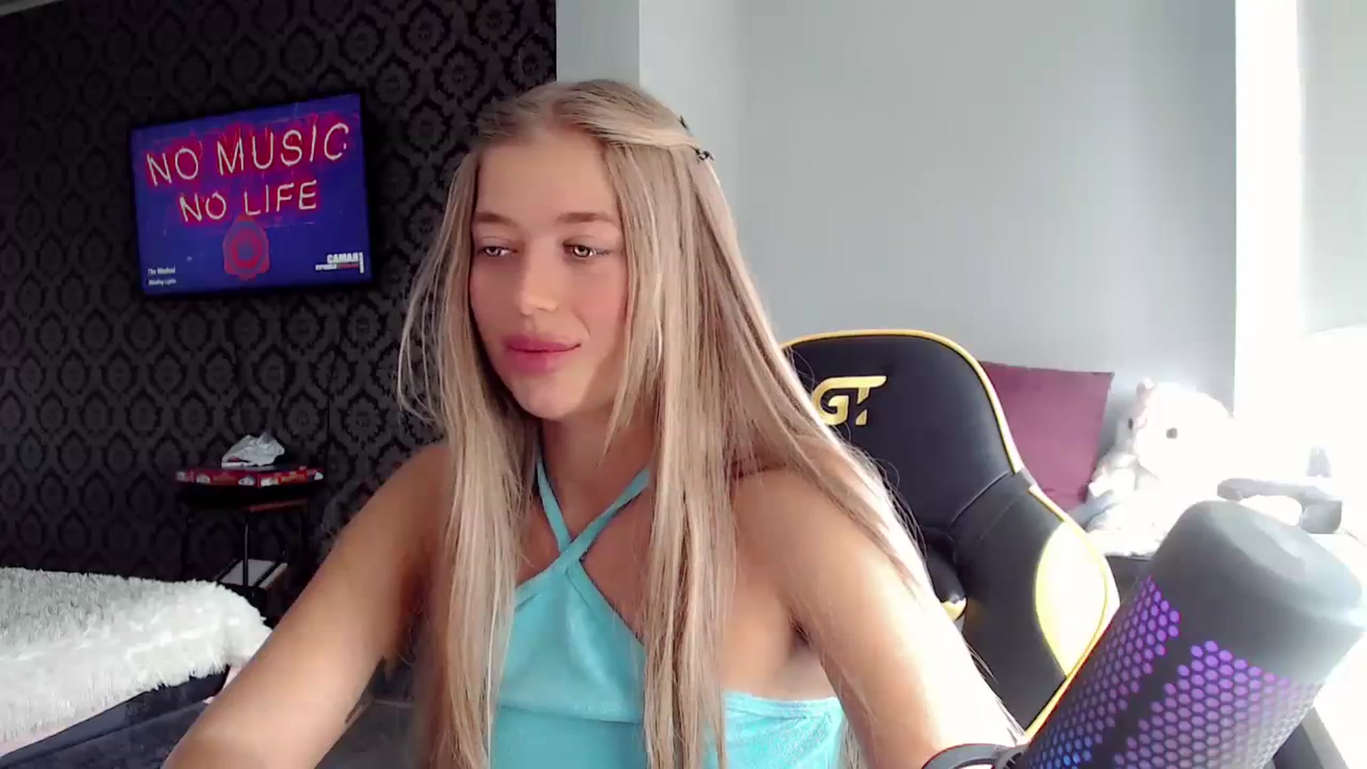 Gallery image thumbnail from Nicole_Bllare's myfreecams stream on, 09/20/2023, 12:22 image 13 of 20