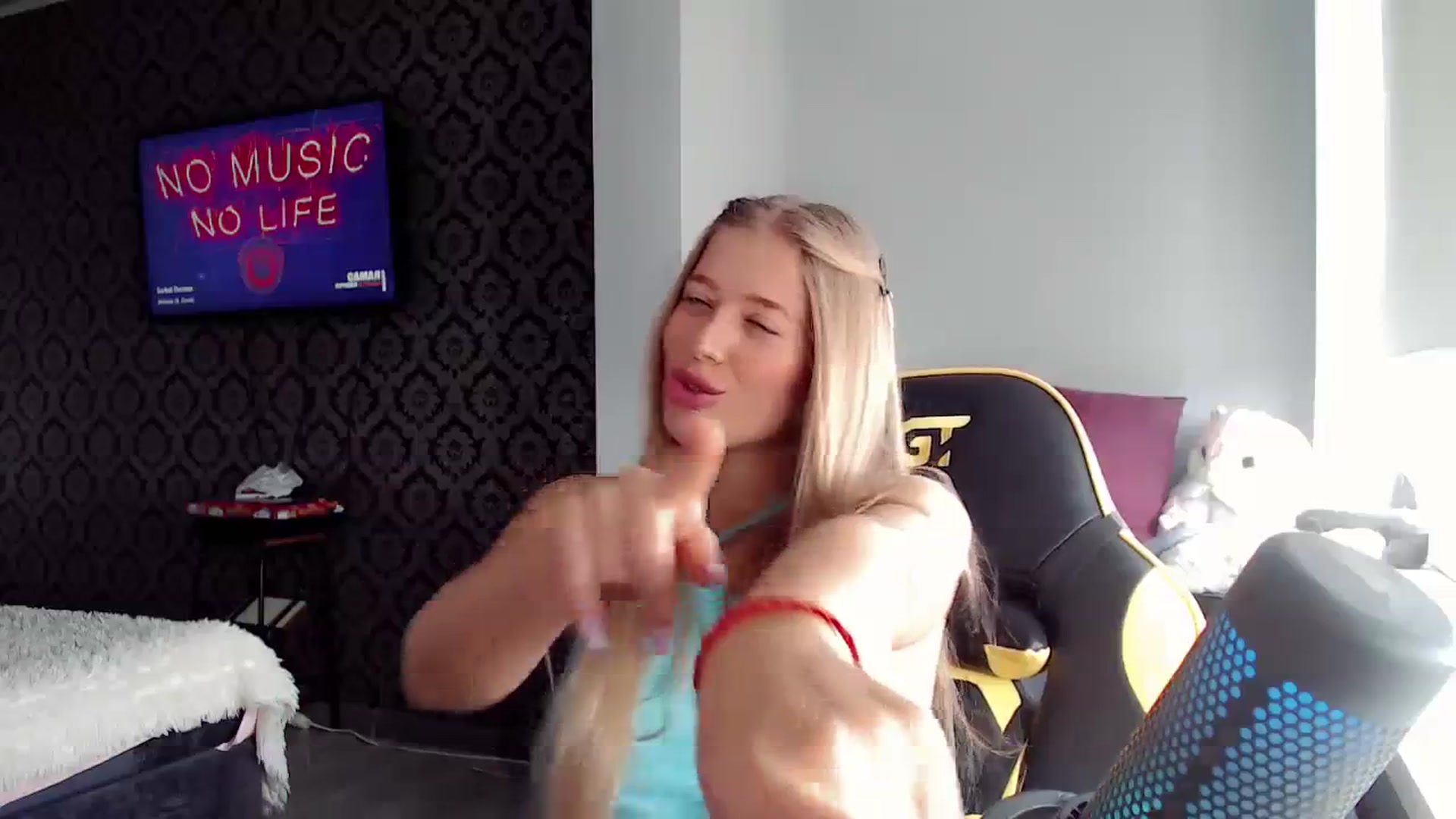 Gallery image thumbnail from Nicole_Bllare's myfreecams stream on, 09/20/2023, 12:22 image 15 of 20