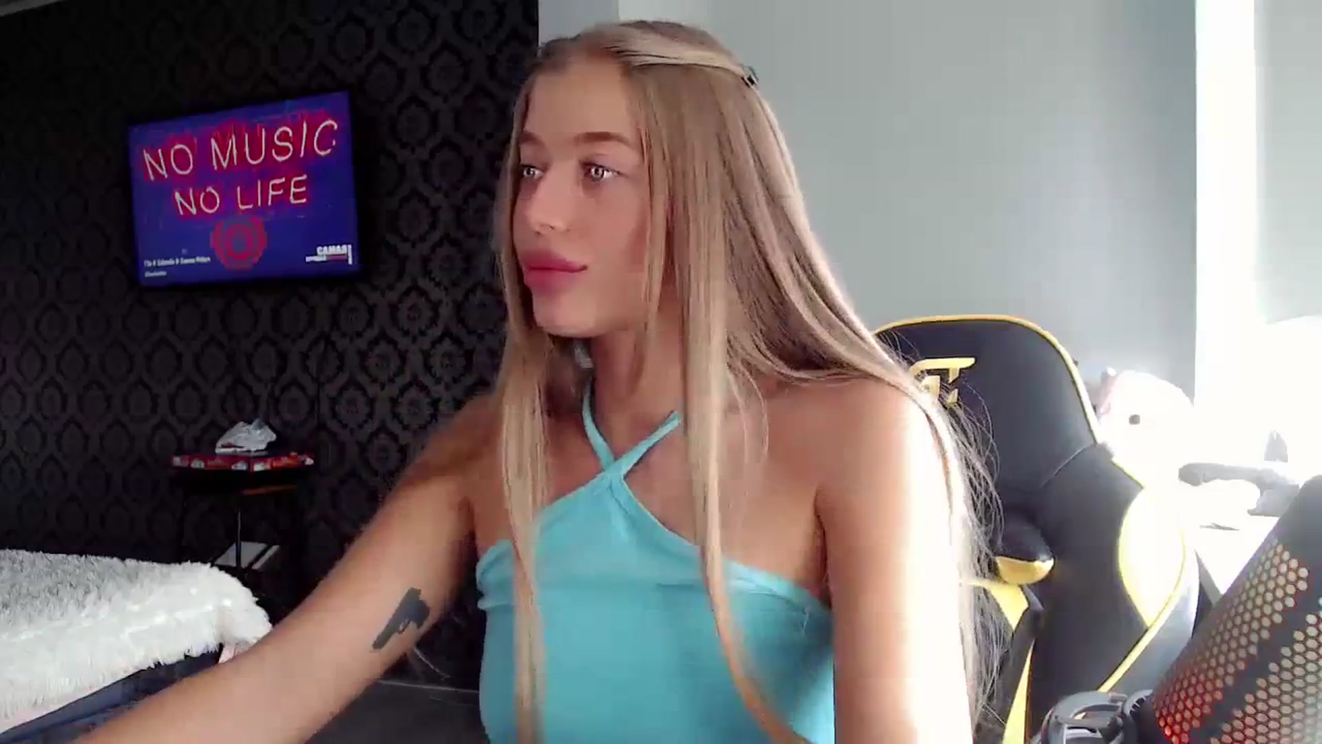 Gallery image thumbnail from Nicole_Bllare's myfreecams stream on, 09/20/2023, 12:22 image 2 of 20