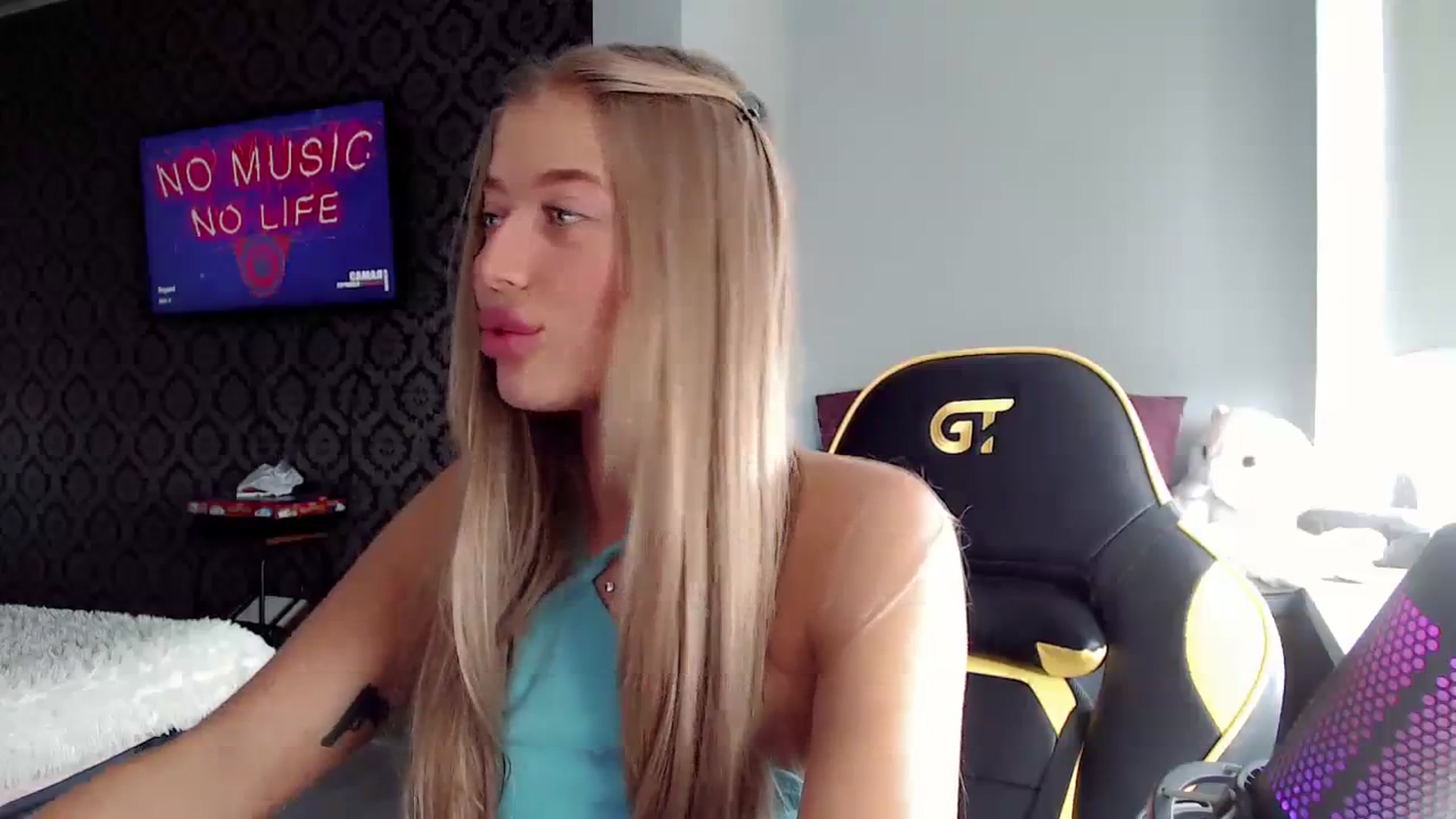 Gallery image thumbnail from Nicole_Bllare's myfreecams stream on, 09/20/2023, 12:22 image 6 of 20