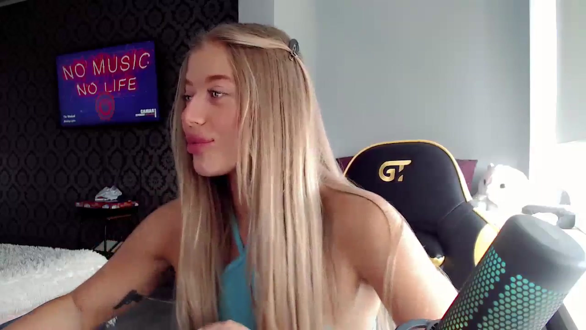 Gallery image thumbnail from Nicole_Bllare's myfreecams stream on, 09/20/2023, 12:22 image 12 of 20