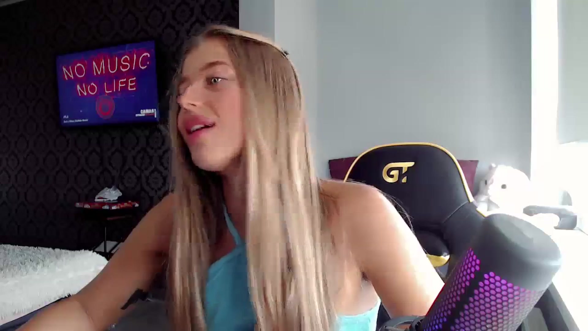 Gallery image thumbnail from Nicole_Bllare's myfreecams stream on, 09/20/2023, 12:22 image 18 of 20