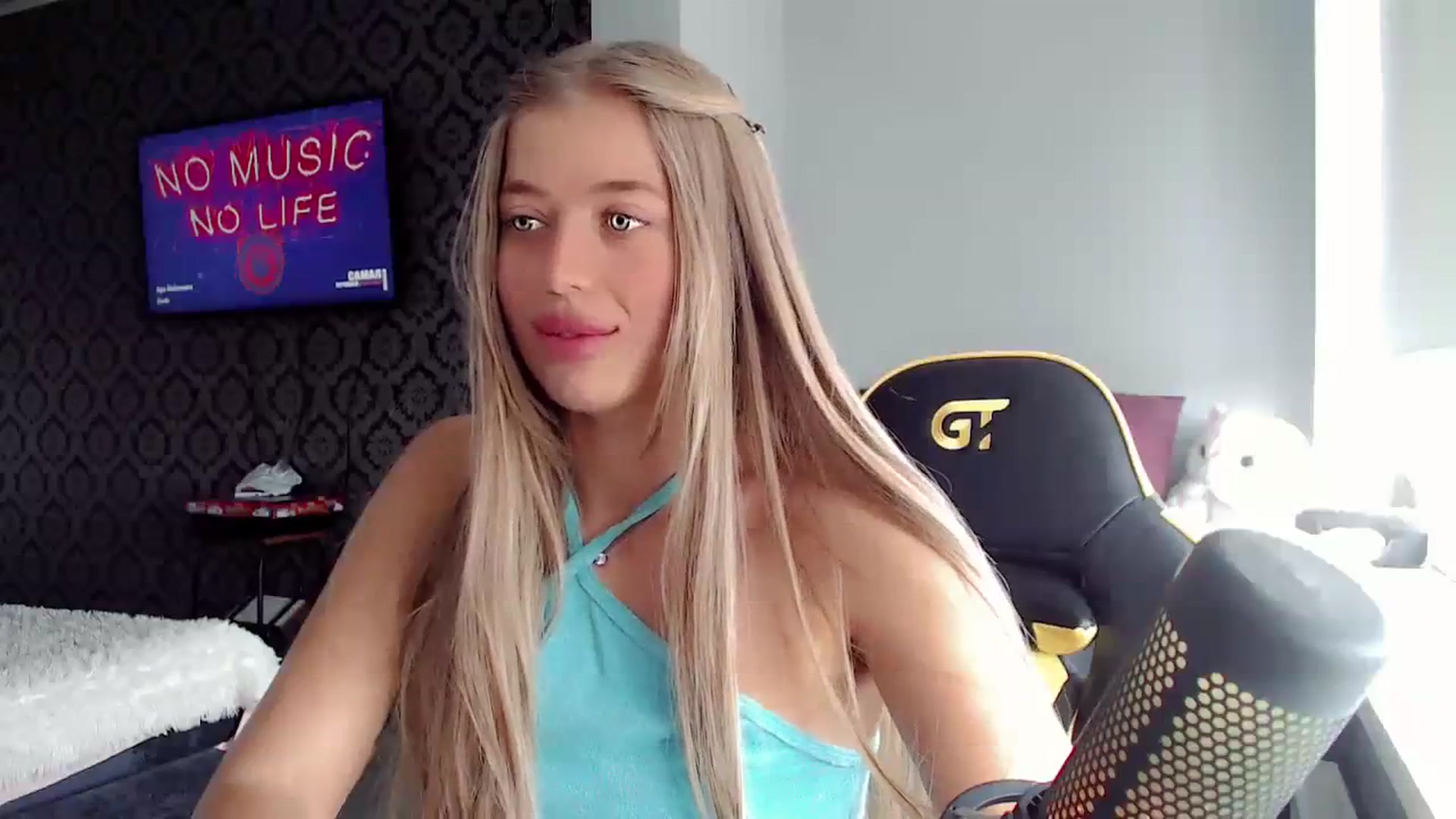 Gallery image thumbnail from Nicole_Bllare's myfreecams stream on, 09/20/2023, 12:22 image 19 of 20