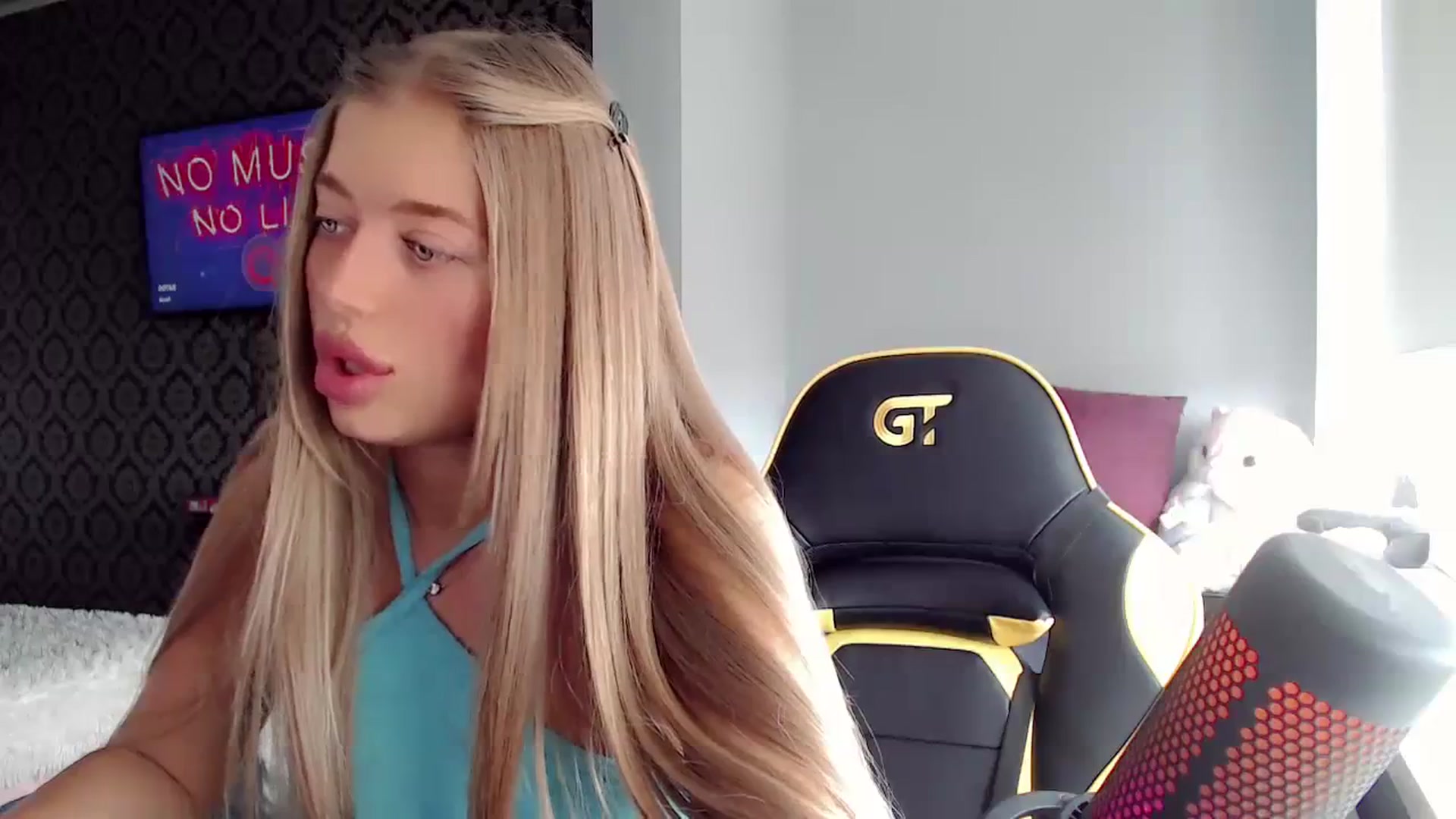 Gallery image thumbnail from Nicole_Bllare's myfreecams stream on, 09/20/2023, 12:22 image 9 of 20