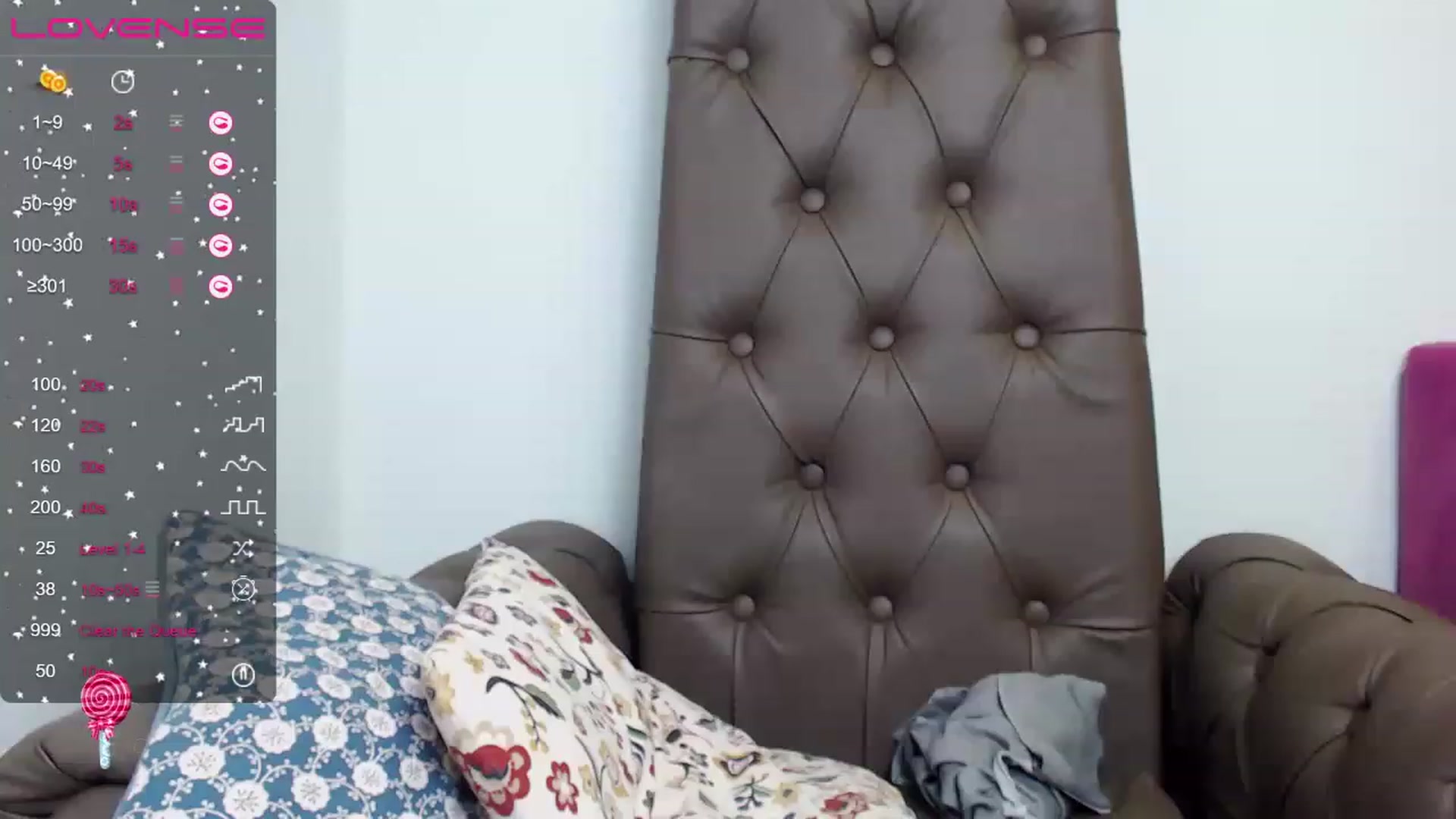 Gallery image thumbnail from Nicole_Kramm's myfreecams stream on, 04/19/2023, 11:21 image 8 of 20