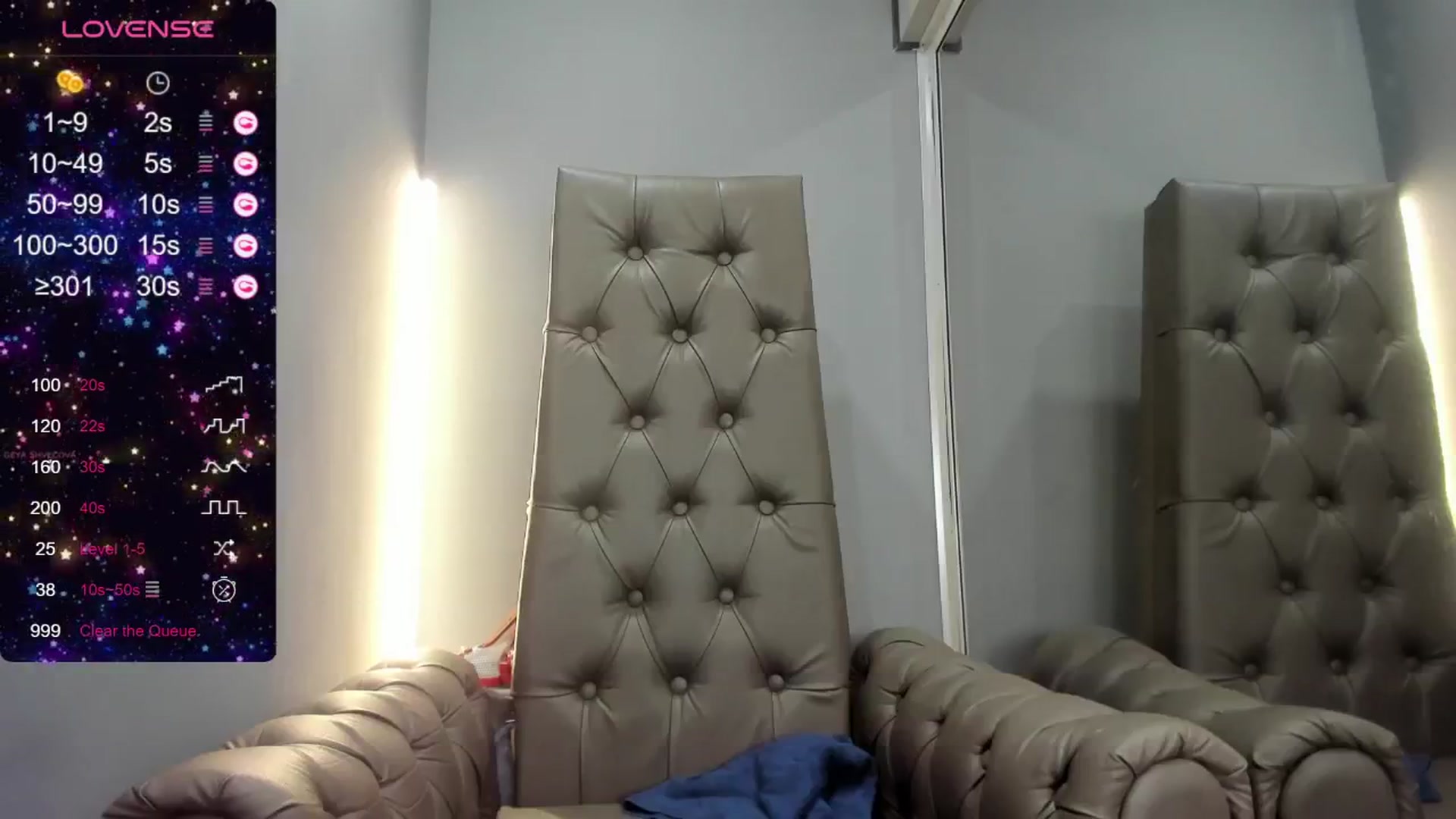 Gallery image thumbnail from Nicole_Kramm's myfreecams stream on, 05/07/2024, 10:22 image 8 of 20
