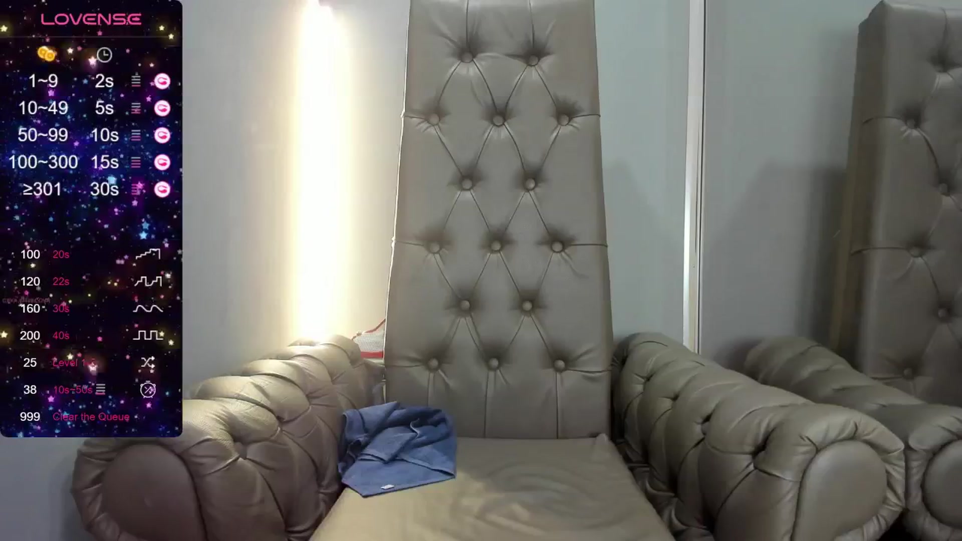 Gallery image thumbnail from Nicole_Kramm's myfreecams stream on, 05/17/2024, 09:31 image 7 of 20