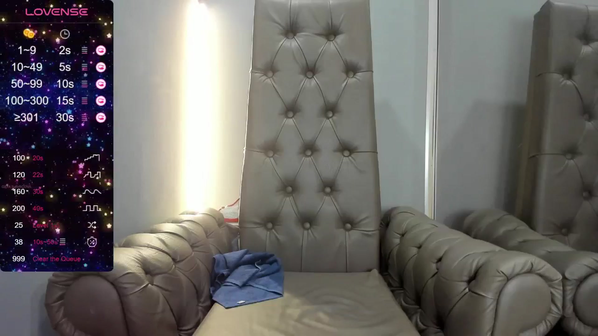 Gallery image thumbnail from Nicole_Kramm's myfreecams stream on, 05/17/2024, 09:31 image 8 of 20