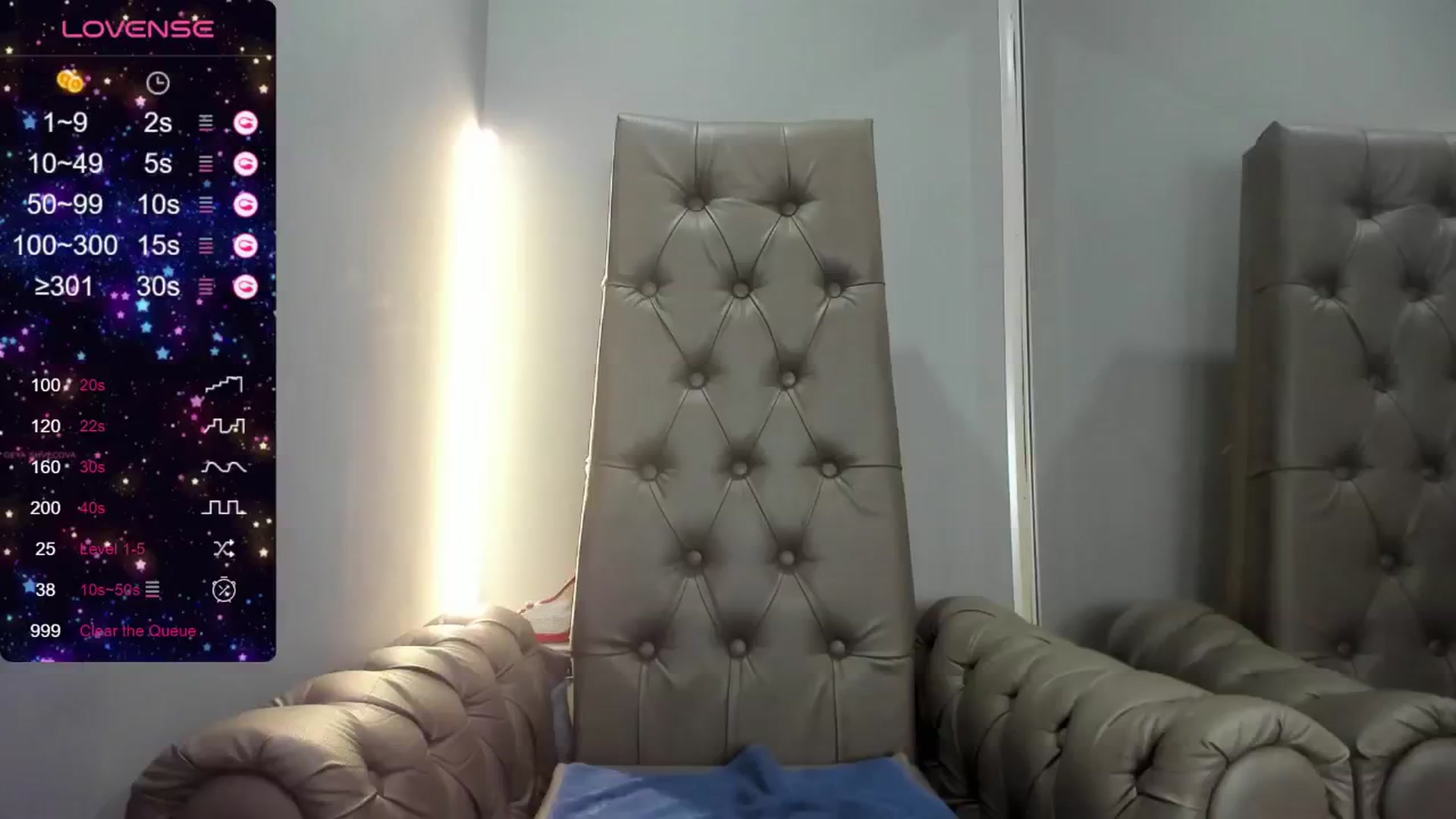 Gallery image thumbnail from Nicole_Kramm's myfreecams stream on, 05/19/2024, 09:12 image 14 of 20