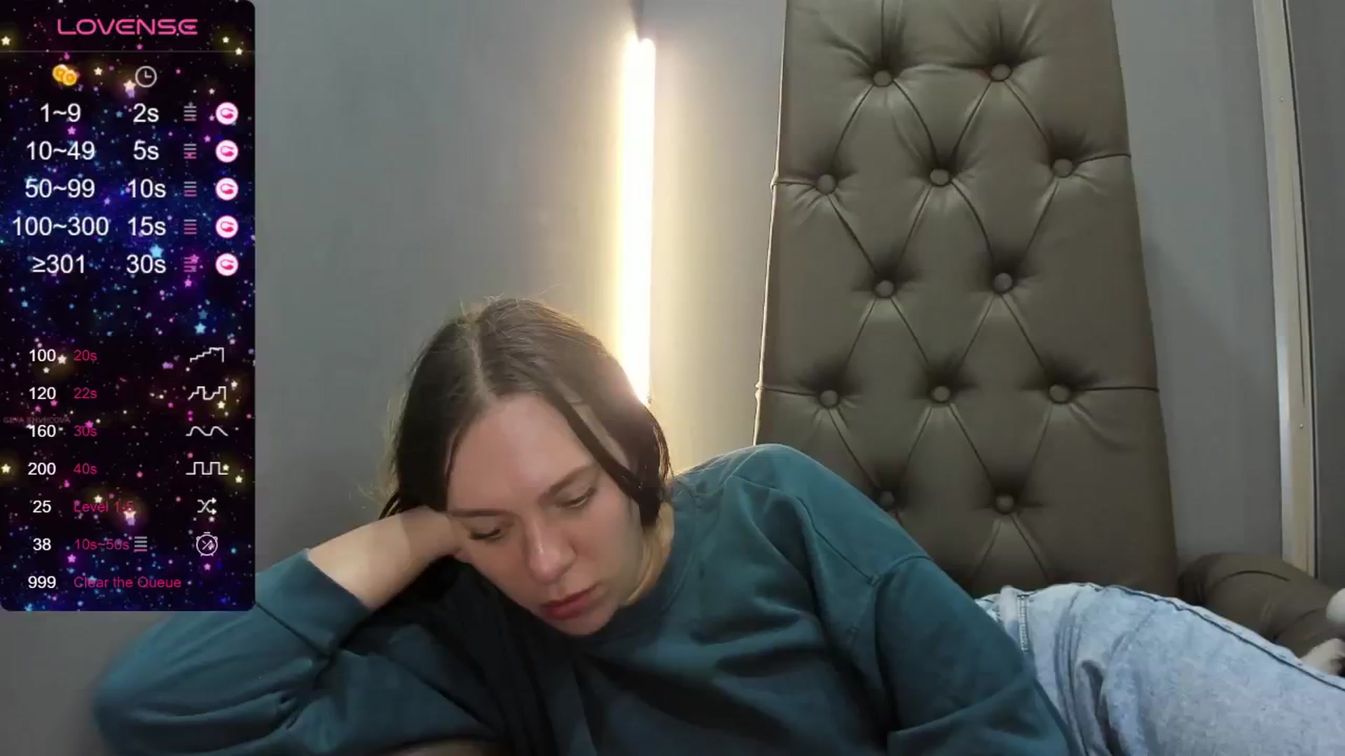 Gallery image thumbnail from Nicole_Kramm's myfreecams stream on, 05/30/2024, 13:08 image 9 of 20