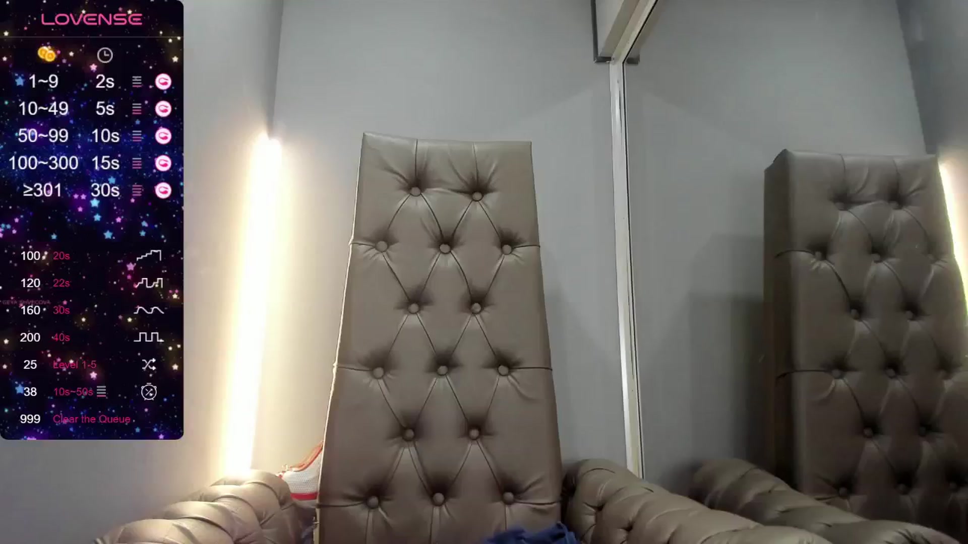 Gallery image thumbnail from Nicole_Kramm's myfreecams stream on, 06/01/2024, 09:17 image 18 of 20