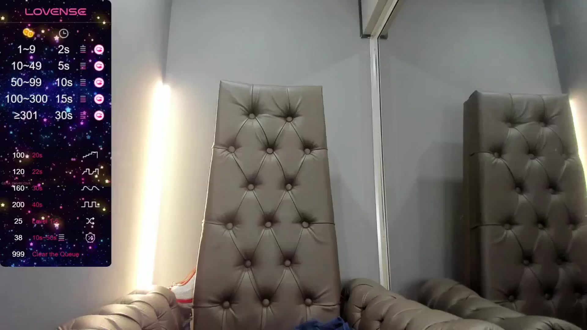 Gallery image thumbnail from Nicole_Kramm's myfreecams stream on, 06/01/2024, 09:17 image 16 of 20