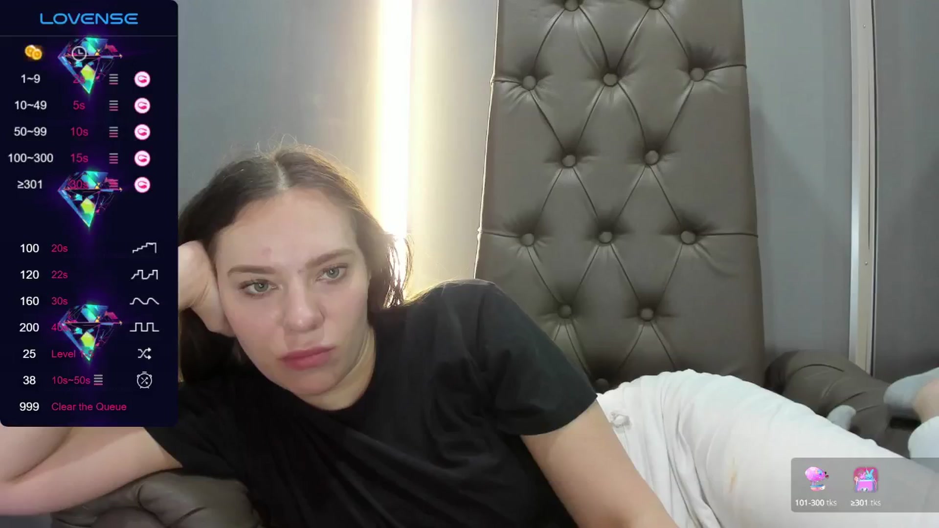 Gallery image thumbnail from Nicole_Kramm's myfreecams stream on, 06/27/2024, 10:35 image 1 of 20