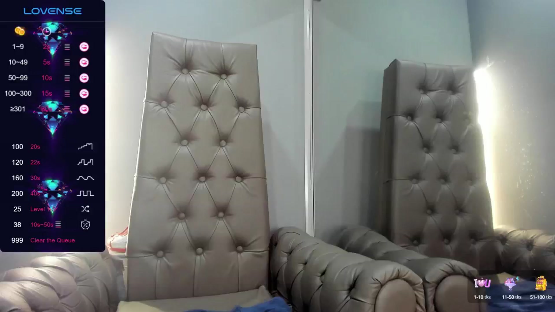 Gallery image thumbnail from Nicole_Kramm's myfreecams stream on, 08/08/2024, 12:56 image 12 of 20
