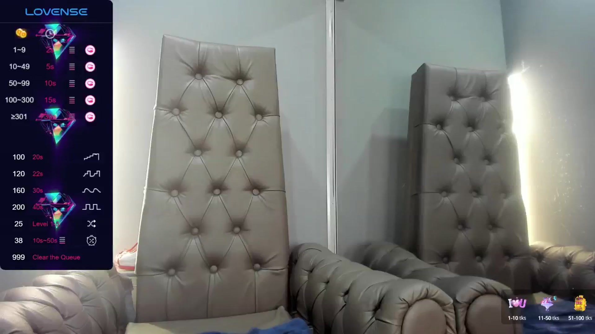 Gallery image thumbnail from Nicole_Kramm's myfreecams stream on, 08/08/2024, 12:56 image 13 of 20