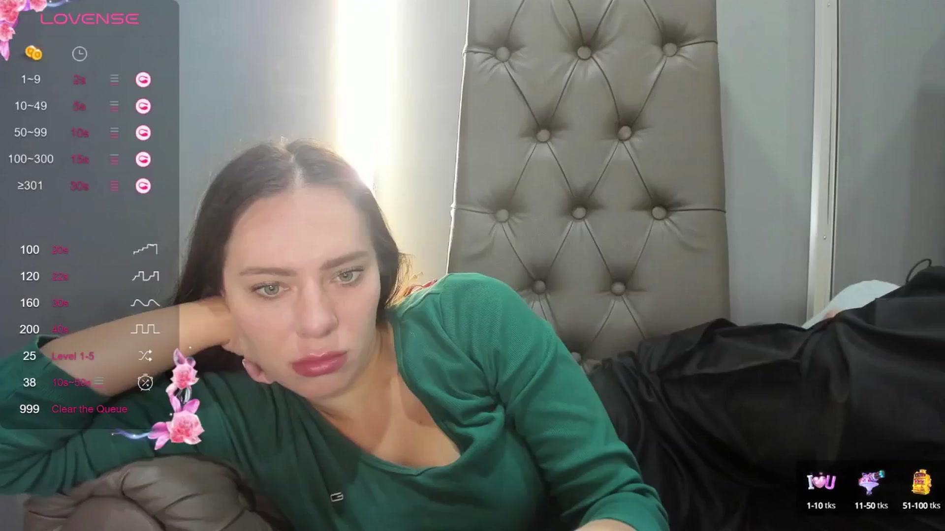 Gallery image thumbnail from Nicole_Kramm's myfreecams stream on, 09/11/2024, 09:39 image 16 of 20