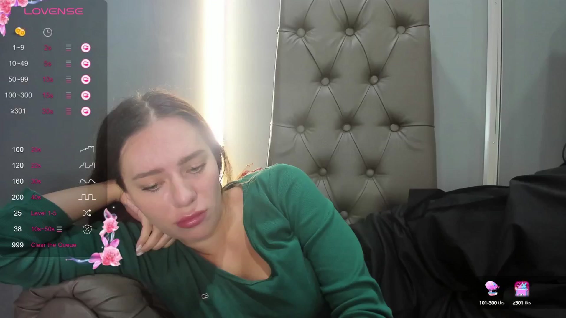Gallery image thumbnail from Nicole_Kramm's myfreecams stream on, 09/11/2024, 09:39 image 18 of 20