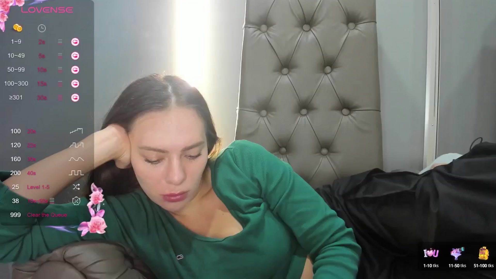 Gallery image thumbnail from Nicole_Kramm's myfreecams stream on, 09/11/2024, 09:39 image 17 of 20