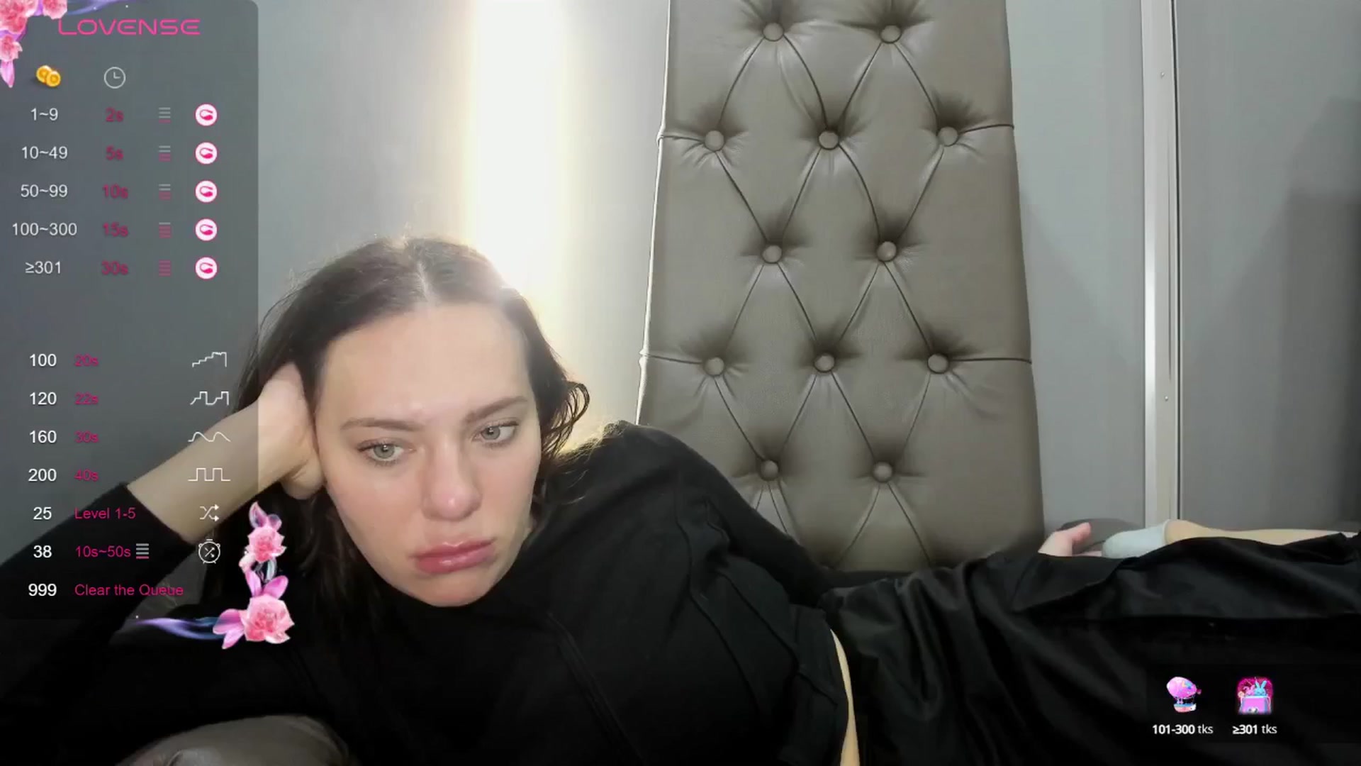 Gallery image thumbnail from Nicole_Kramm's myfreecams stream on, 09/14/2024, 13:03 image 6 of 20