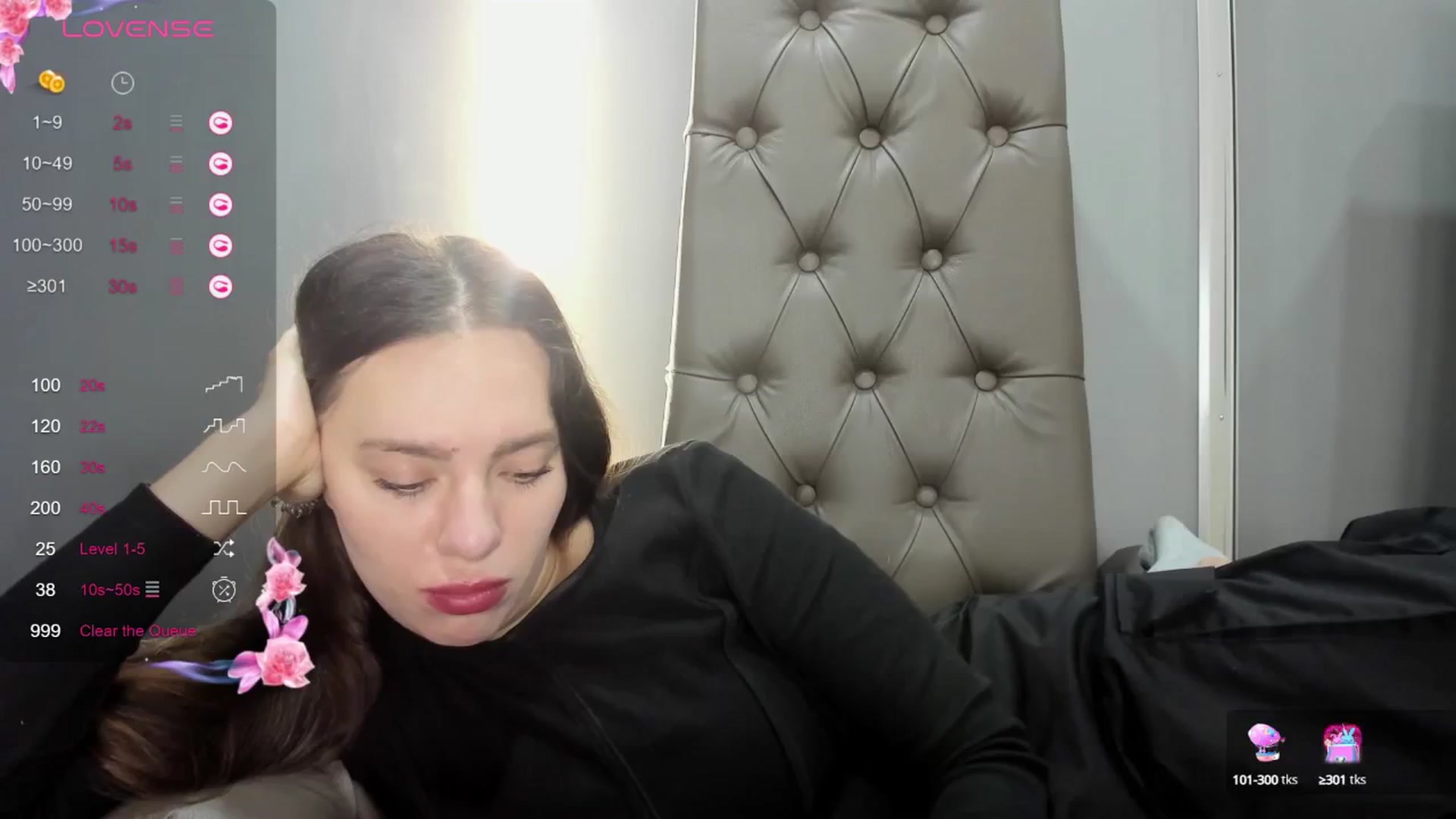 Gallery image thumbnail from Nicole_Kramm's myfreecams stream on, 09/20/2024, 12:58 image 7 of 20