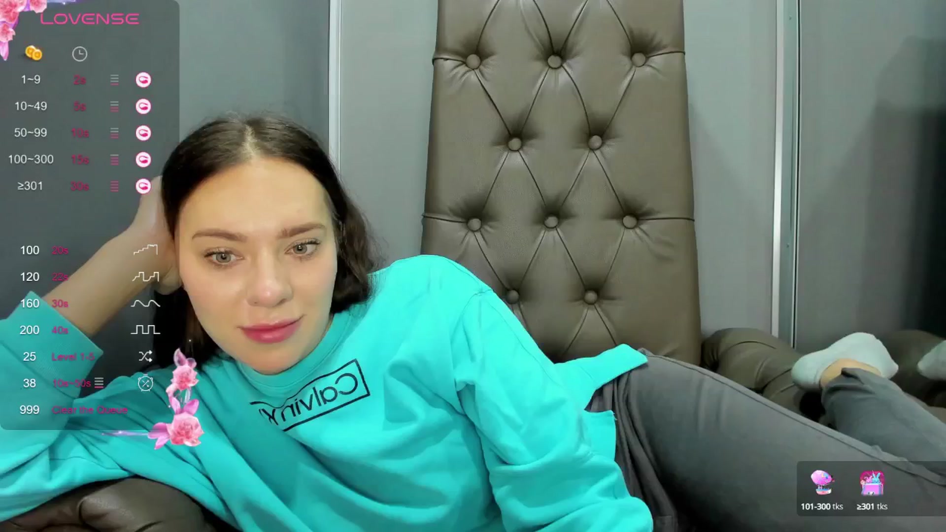 Gallery image thumbnail from Nicole_Kramm's myfreecams stream on, 10/27/2024, 12:07 image 15 of 20