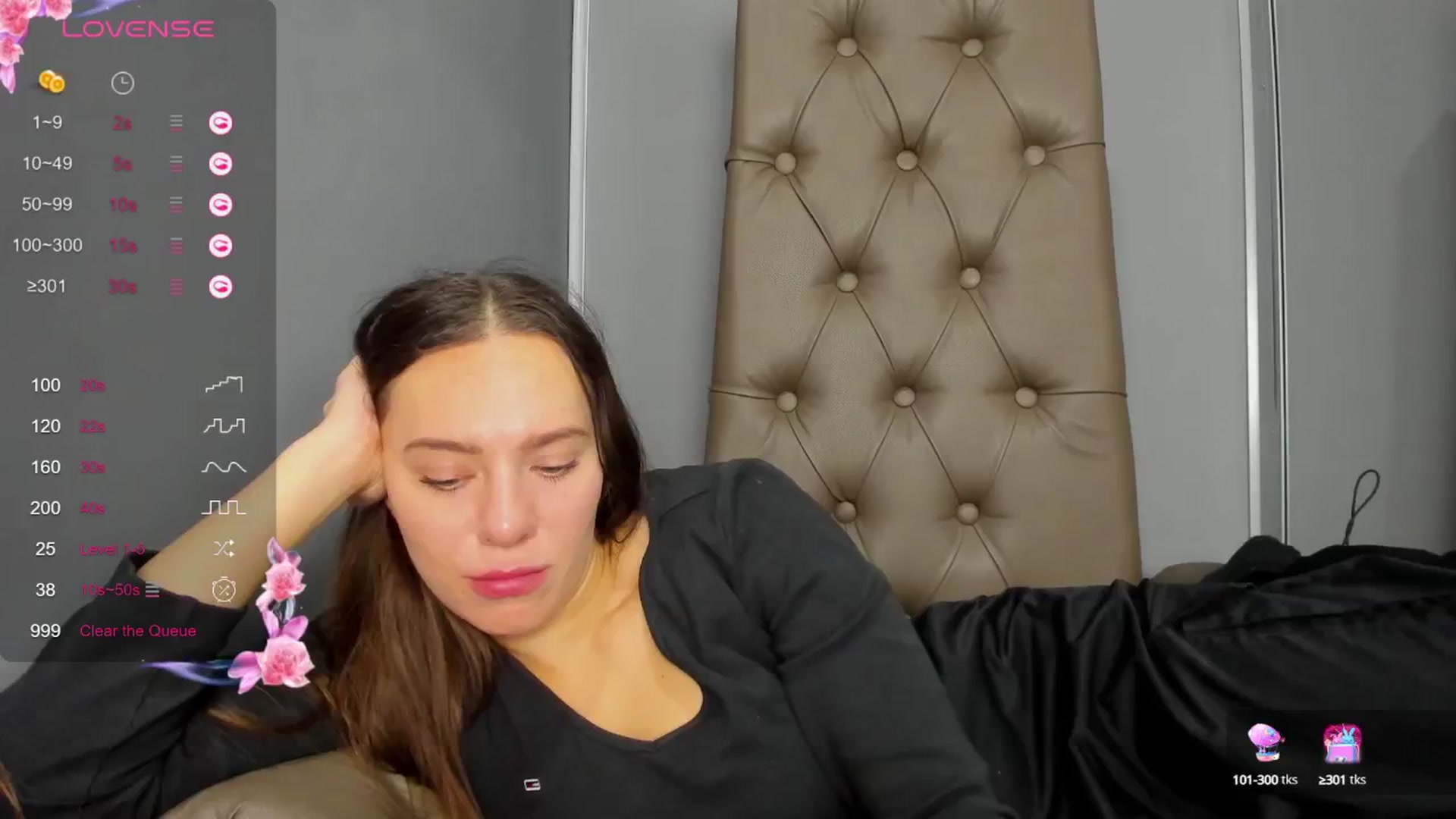 Gallery image thumbnail from Nicole_Kramm's myfreecams stream on, 11/24/2024, 10:26 image 7 of 20