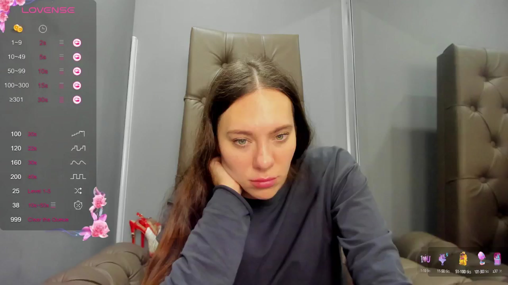 Gallery image thumbnail from Nicole_Kramm's myfreecams stream on, 11/27/2024, 14:44 image 13 of 20