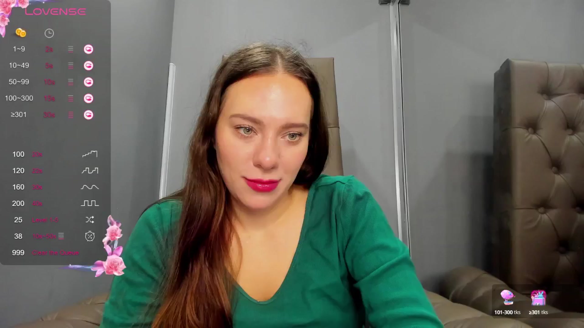 Gallery image thumbnail from Nicole_Kramm's myfreecams stream on, 11/30/2024, 09:37 image 18 of 20