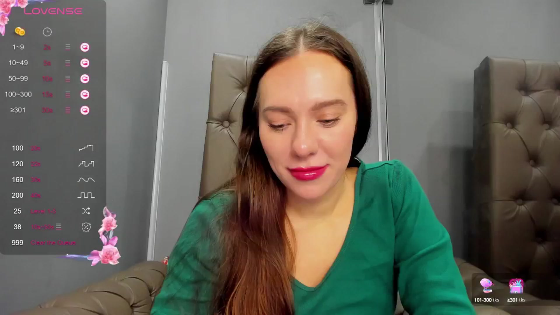 Gallery image thumbnail from Nicole_Kramm's myfreecams stream on, 11/30/2024, 09:37 image 16 of 20