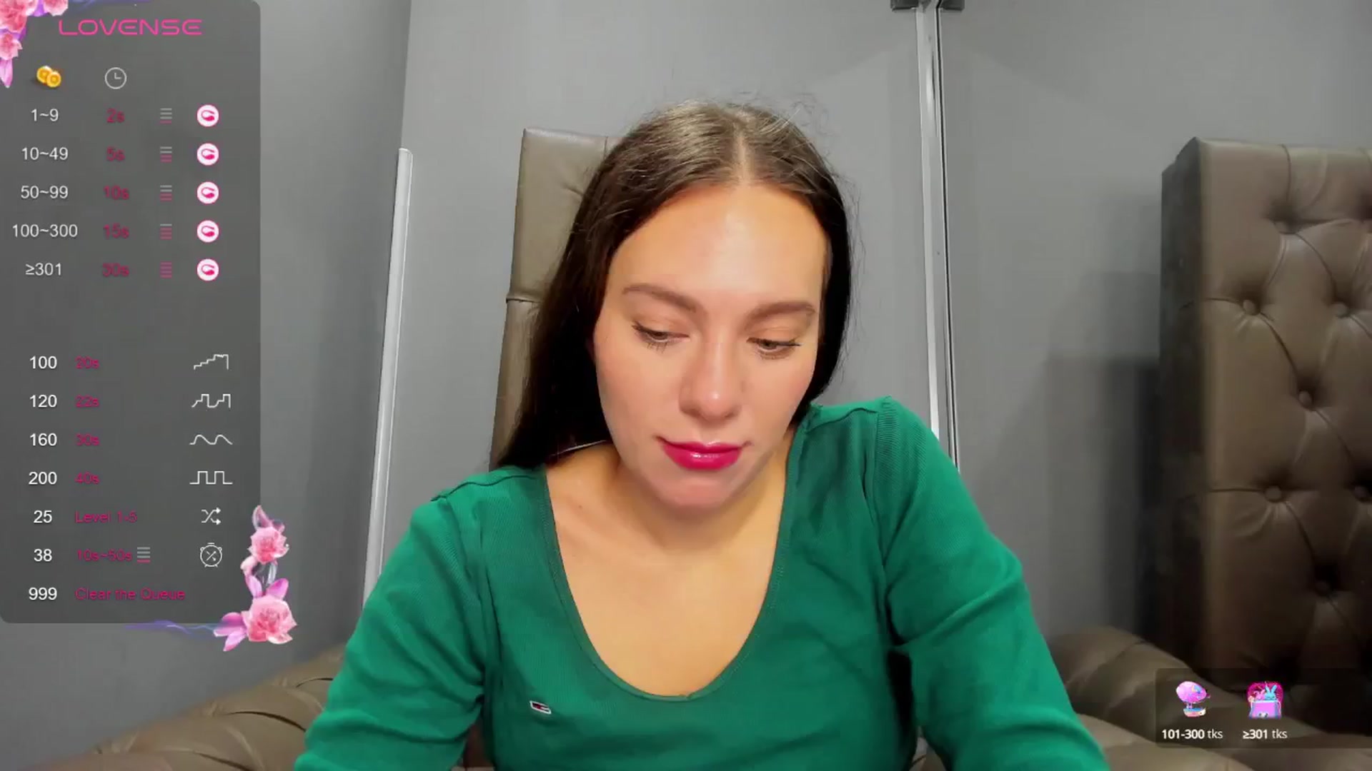 Gallery image thumbnail from Nicole_Kramm's myfreecams stream on, 11/30/2024, 09:37 image 9 of 20