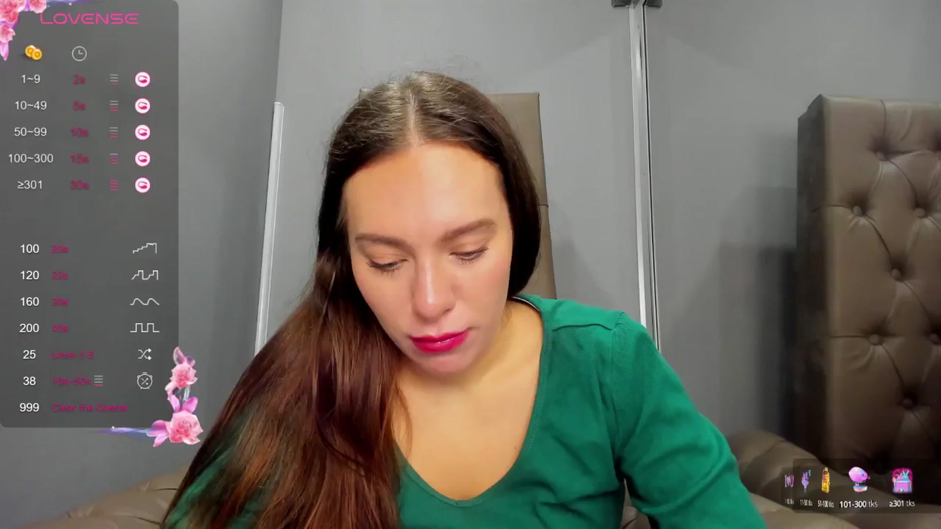 Gallery image thumbnail from Nicole_Kramm's myfreecams stream on, 11/30/2024, 09:37 image 14 of 20