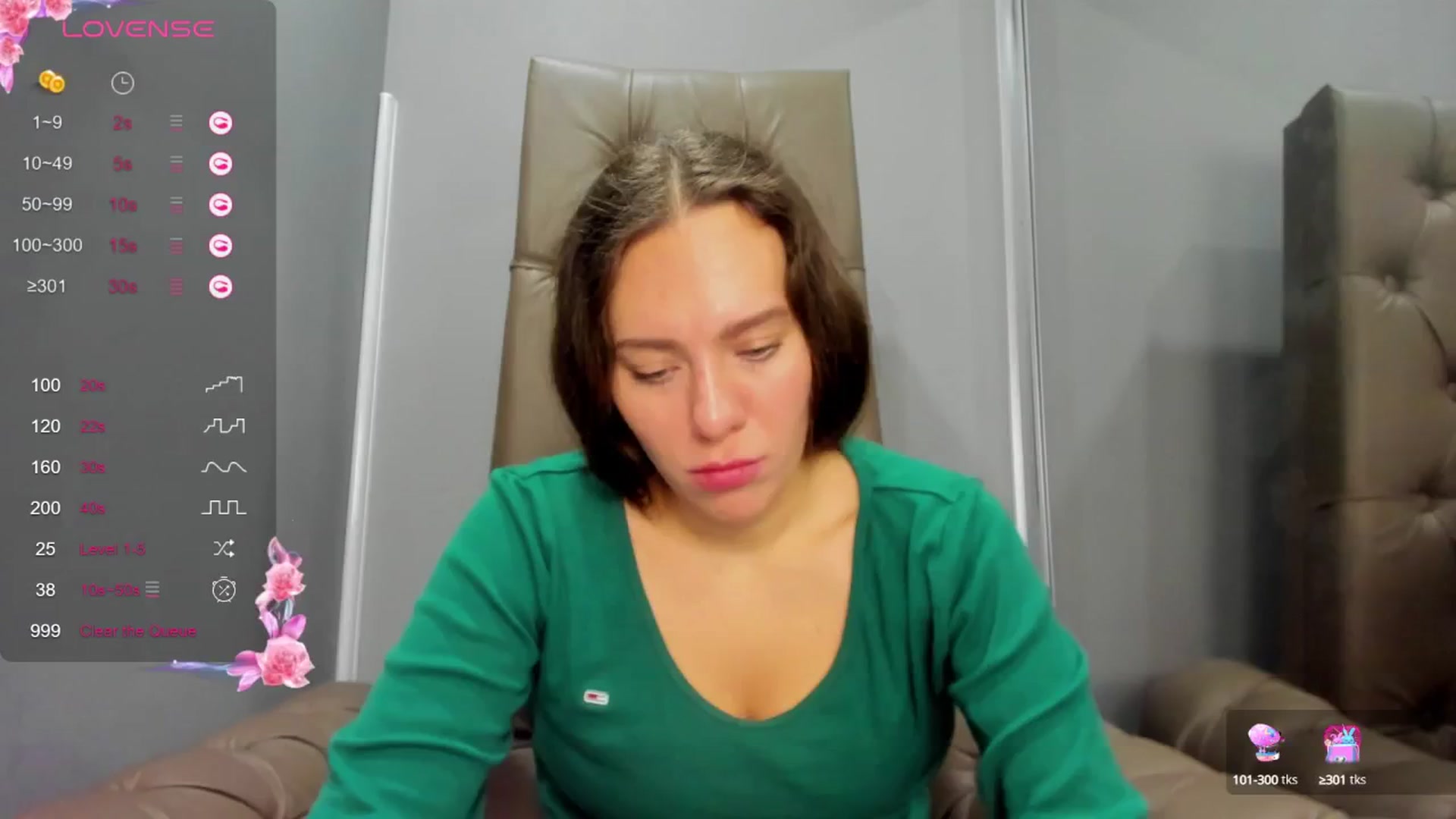 Gallery image thumbnail from Nicole_Kramm's myfreecams stream on, 11/30/2024, 14:16 image 7 of 20