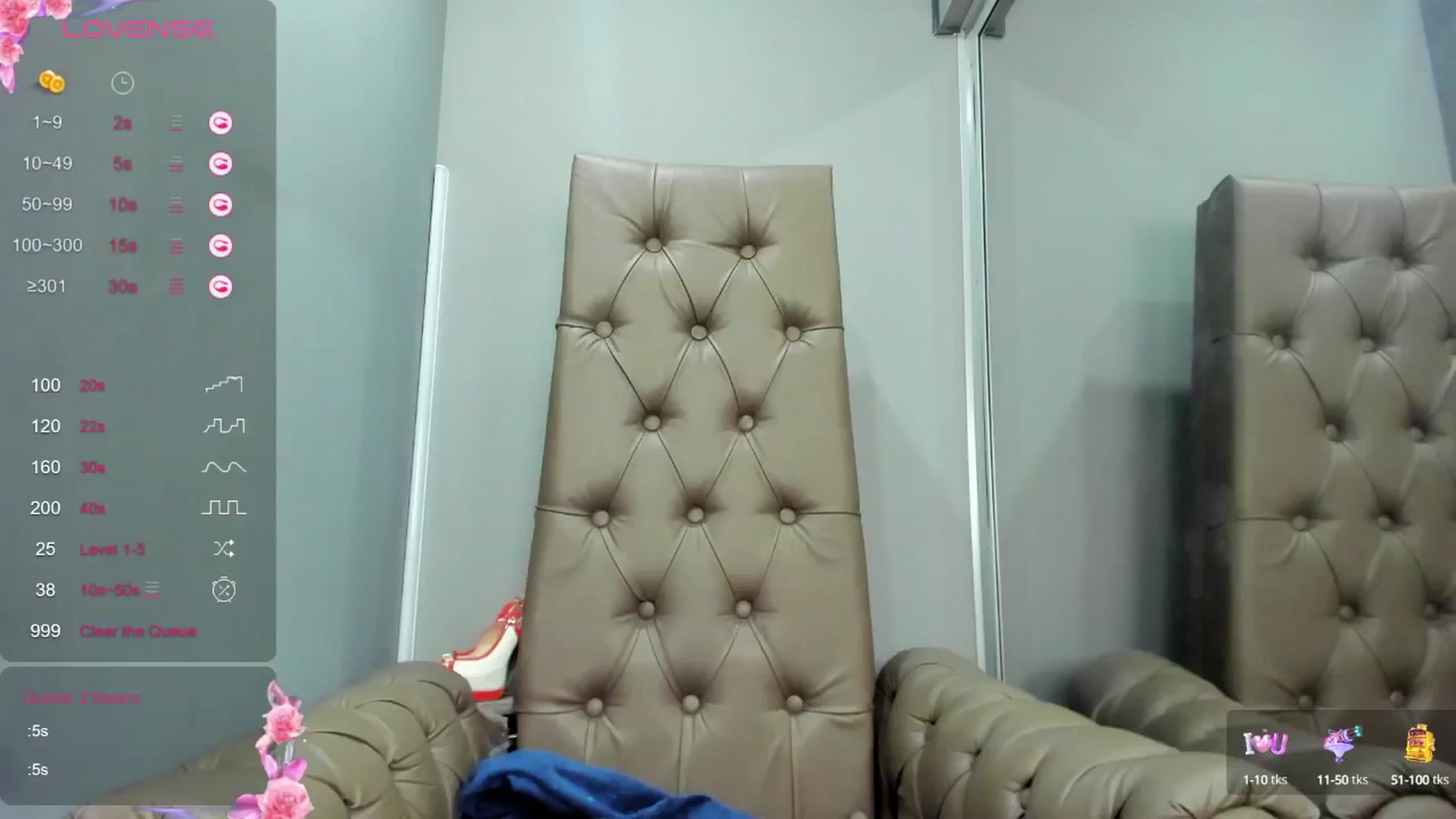 Gallery image thumbnail from Nicole_Kramm's myfreecams stream on, 12/13/2024, 12:27 image 17 of 20
