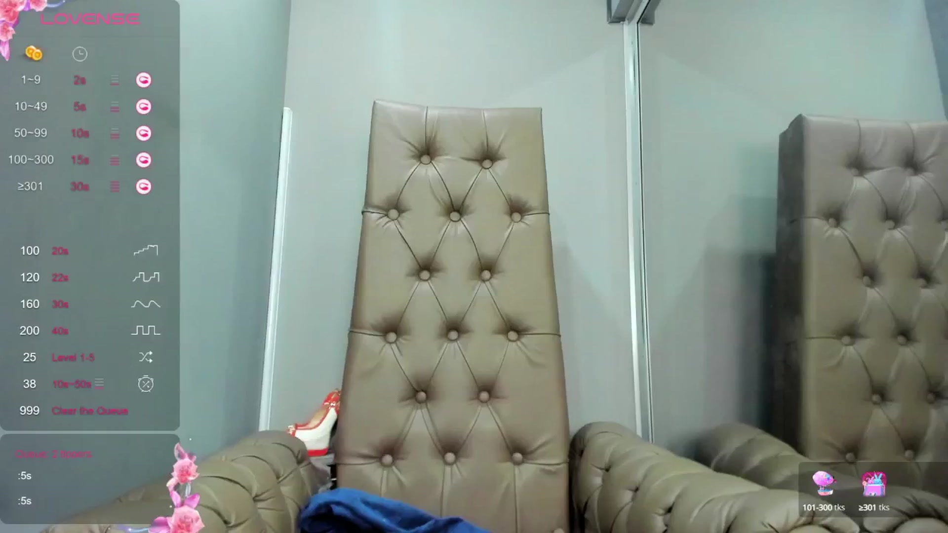 Gallery image thumbnail from Nicole_Kramm's myfreecams stream on, 12/13/2024, 12:27 image 18 of 20