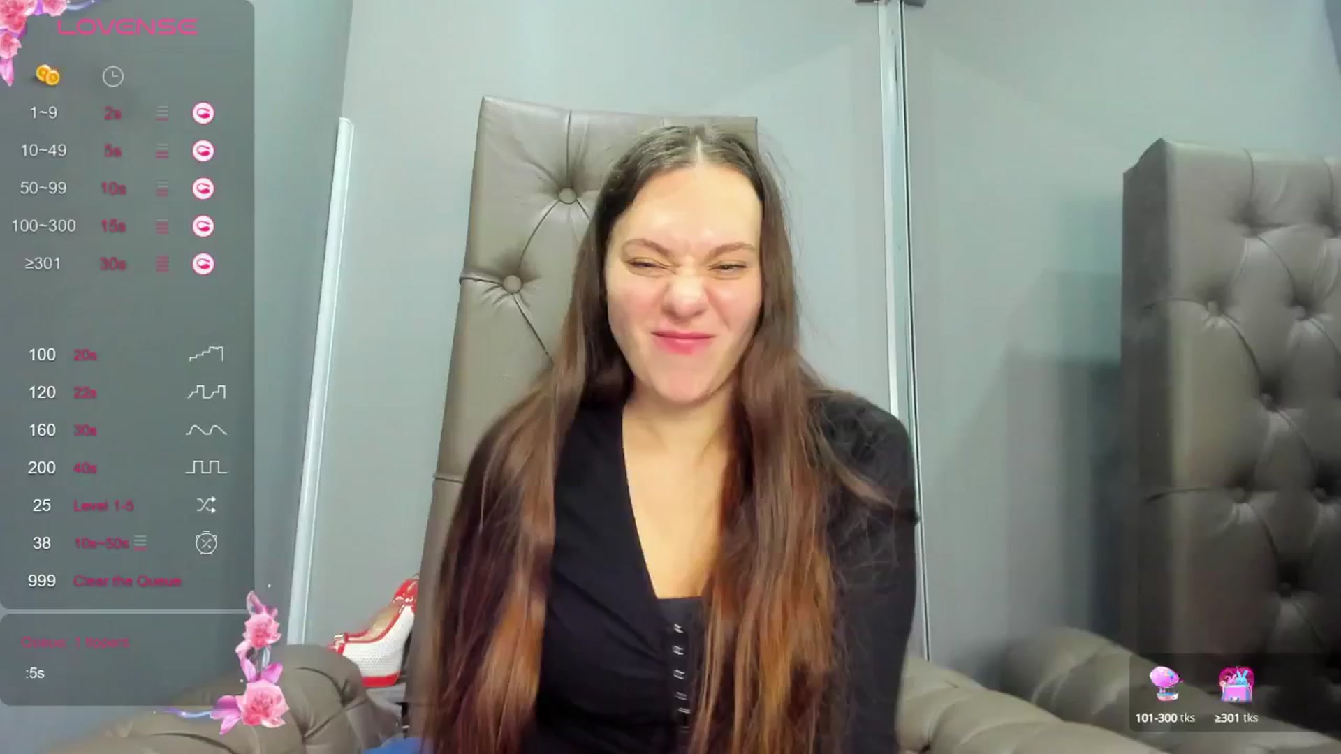Gallery image thumbnail from Nicole_Kramm's myfreecams stream on, 12/13/2024, 12:27 image 14 of 20