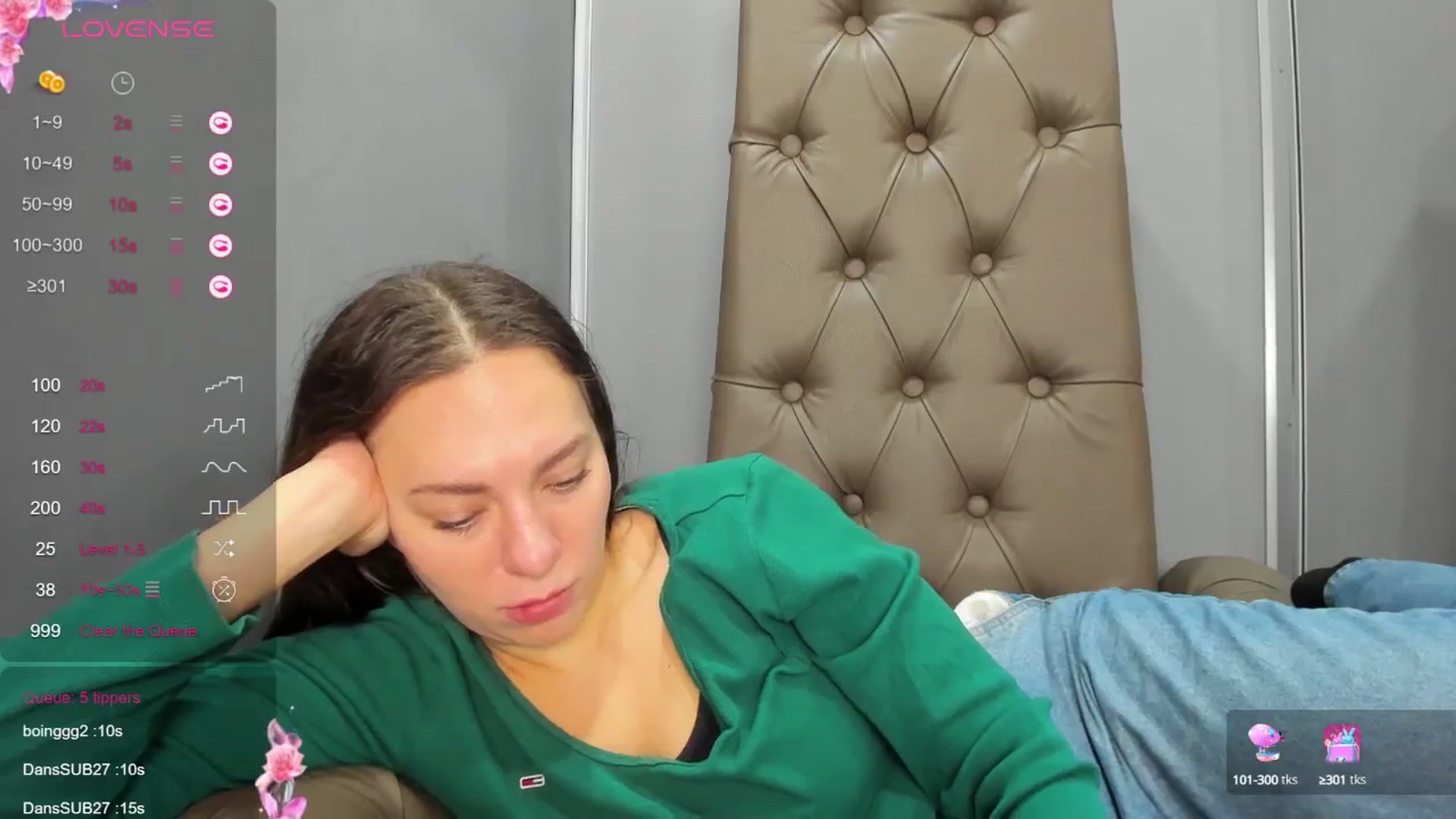 Gallery image thumbnail from Nicole_Kramm's myfreecams stream on, 12/14/2024, 13:24 image 10 of 20